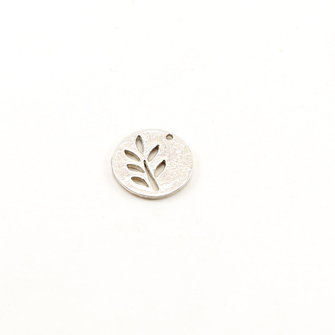 Sterling Silver Round Leaf Cut Out Disk Coin Silhouette Tree Nature – Antique Silver