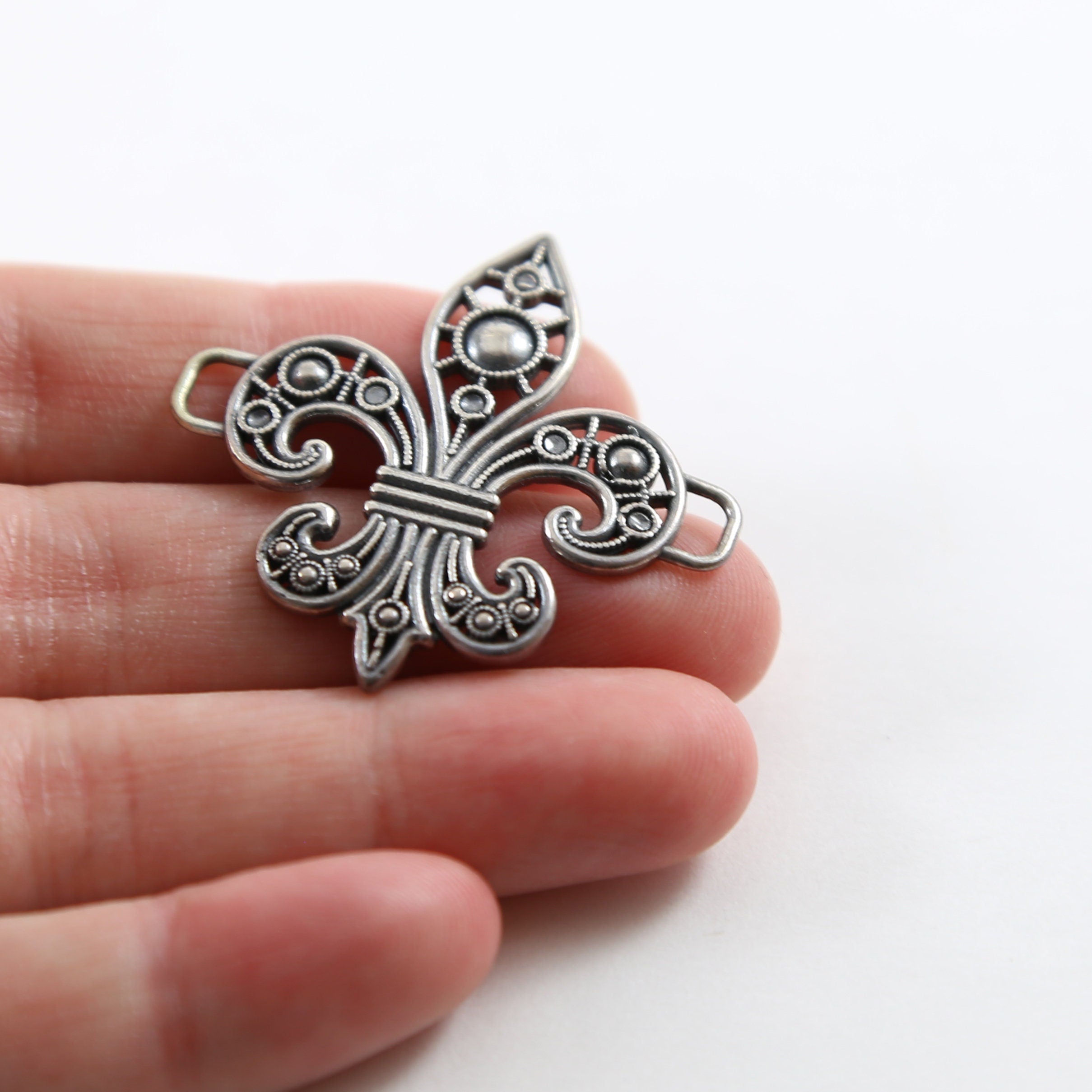 35mmx35mm Sterling Silver Large Fancy Vintage Inspired Fleur De Lis Connector