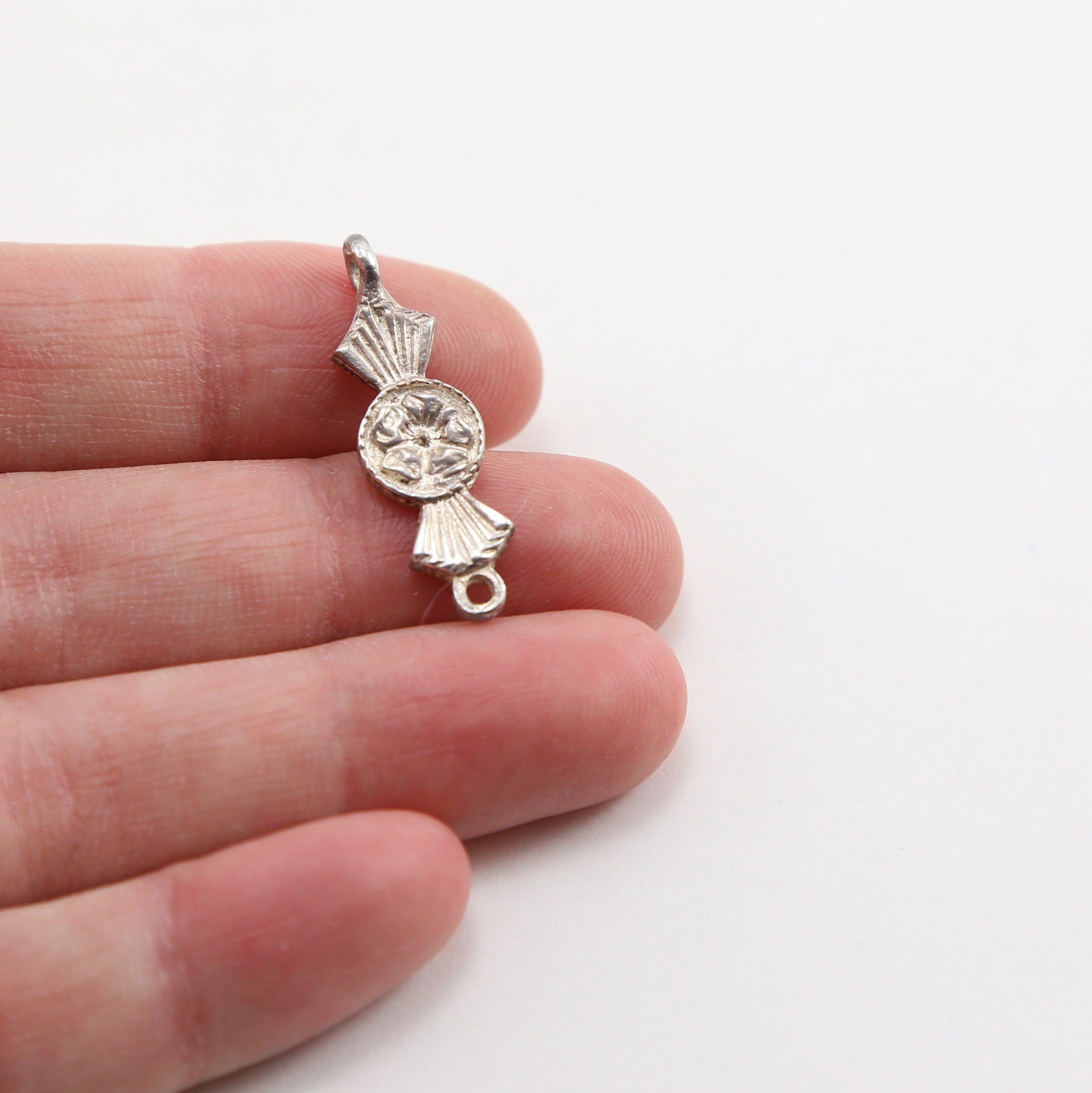 Sterling Silver Vintage Style Flower Ribbon Connector Charm with Line