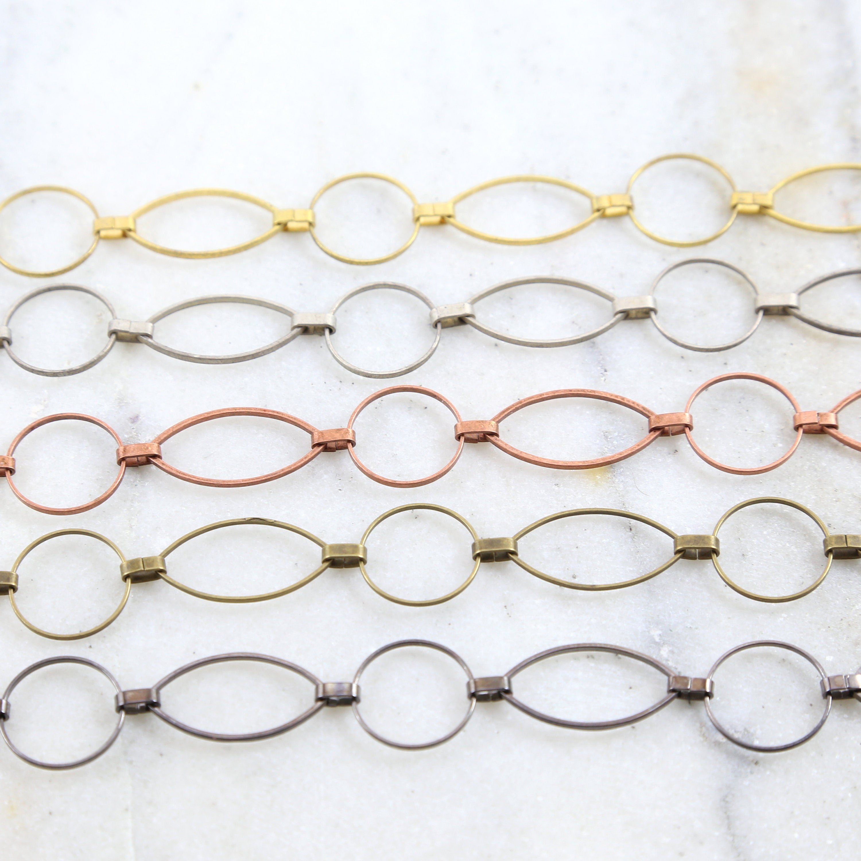 Brass Large Oval and Circle Chain in Antique Silver Shiny – Sold by the Foot