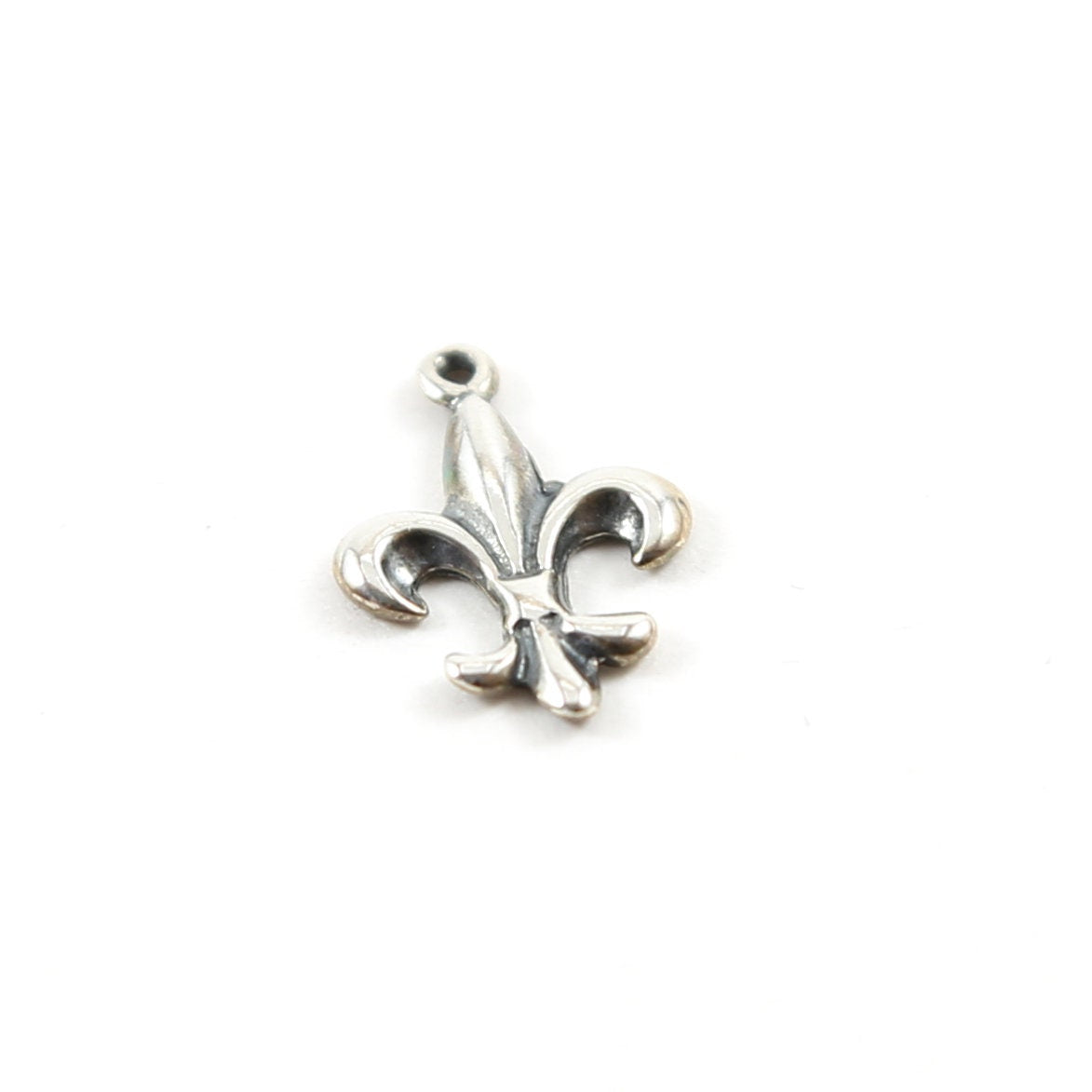 17mmx11mm Sterling Silver 3D Thin Delicate Fleur Di Lis Charm Pendant French
