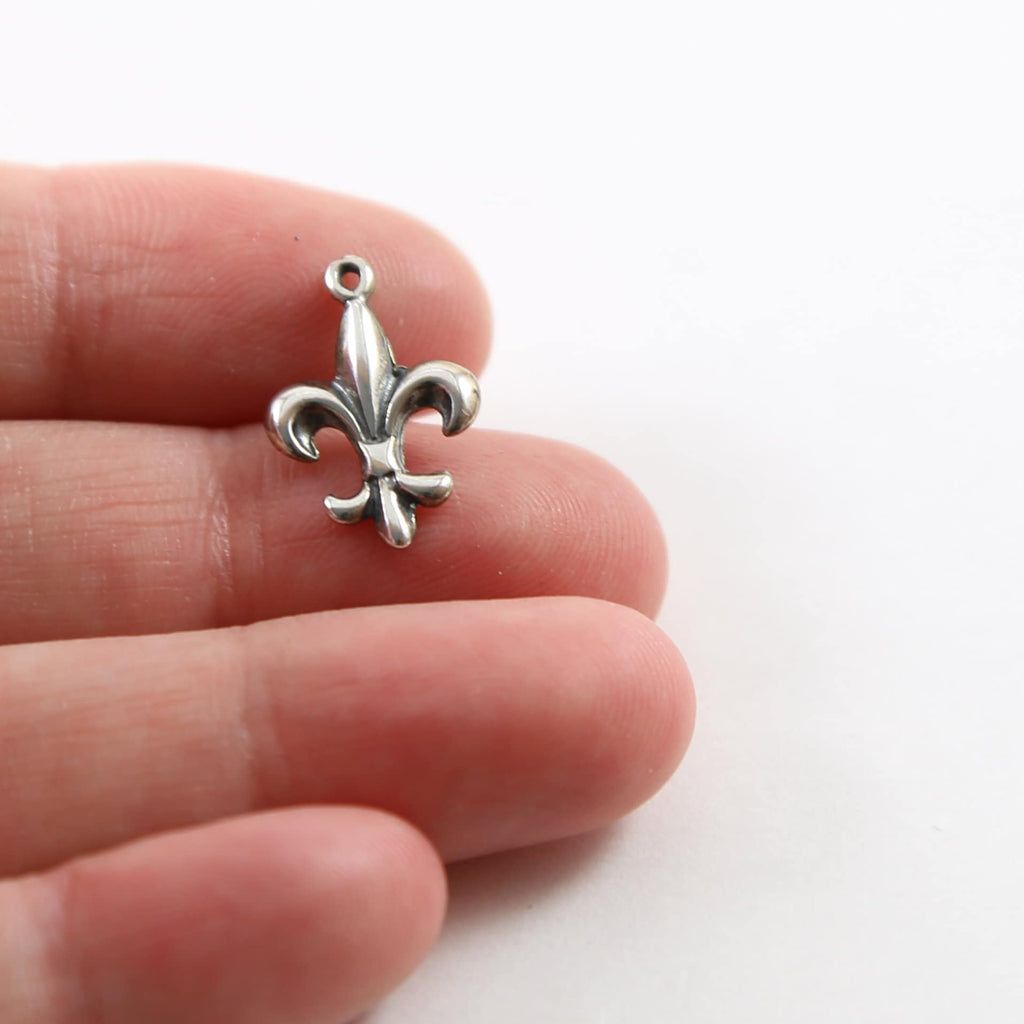 17mmx11mm Sterling Silver 3D Thin Delicate Fleur Di Lis Charm Pendant French