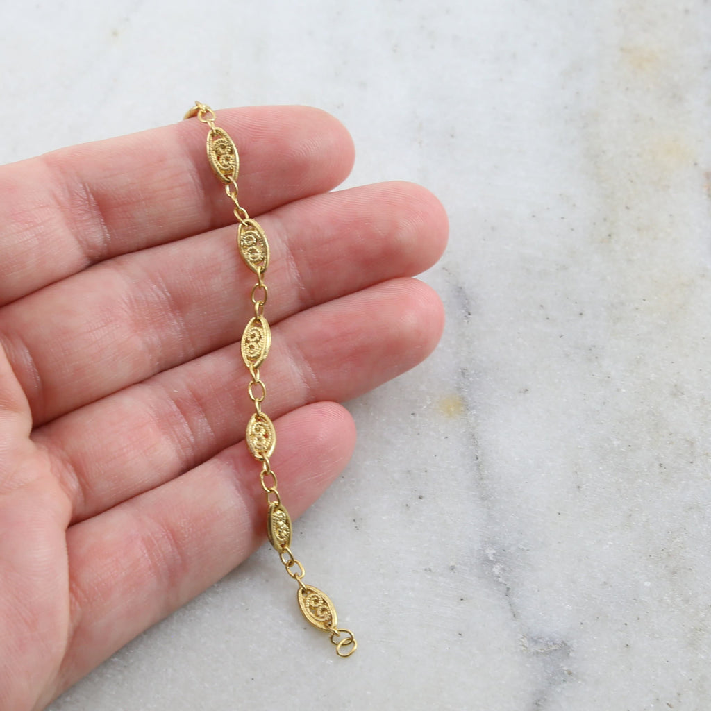 8mmx4mm Brass Fancy Lace Oval Chain in Shiny Silver – Sold by the Foot