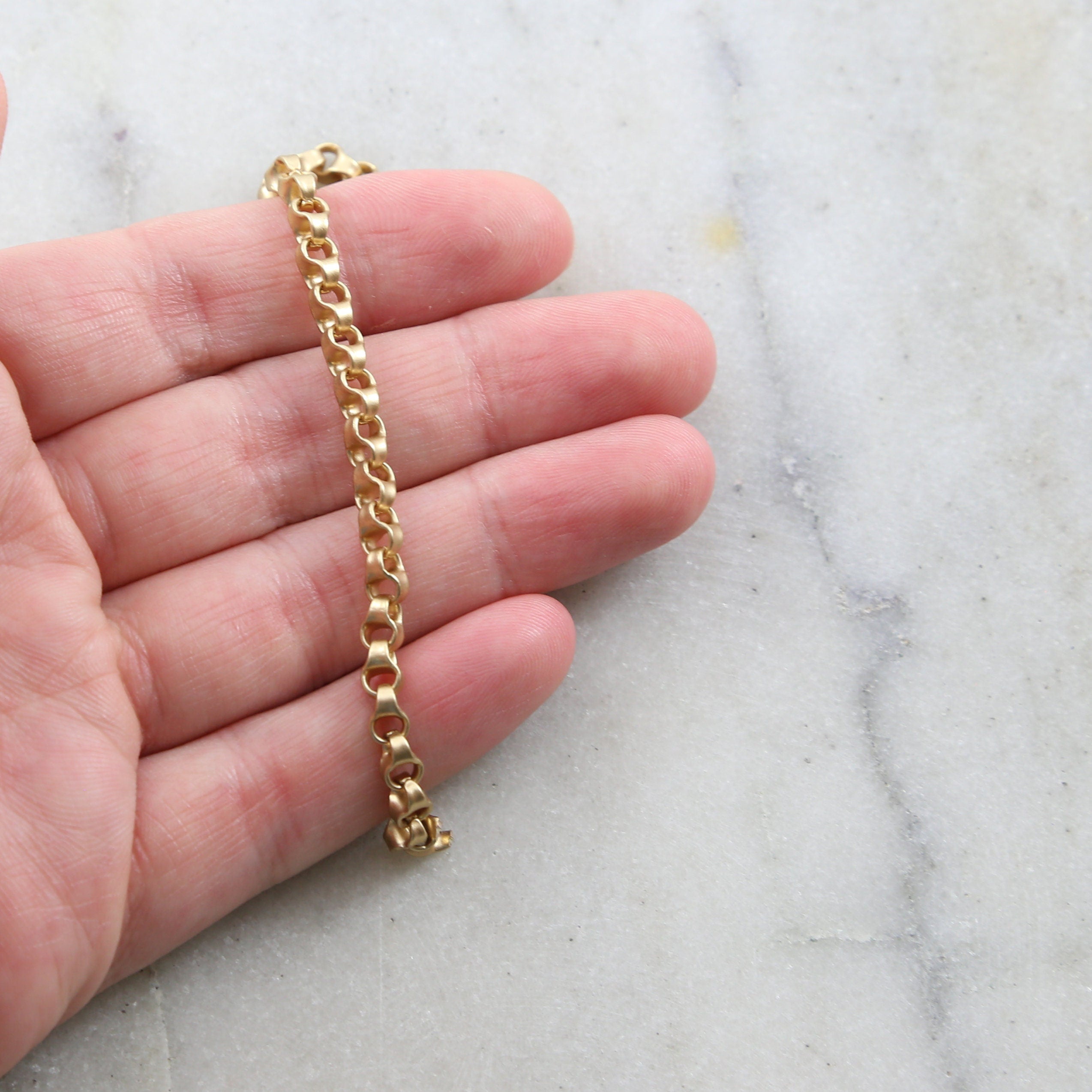 5.5mmx4mm Brass Plated Chain Thick Sturdy Oblong Circle – Sold by the Foot