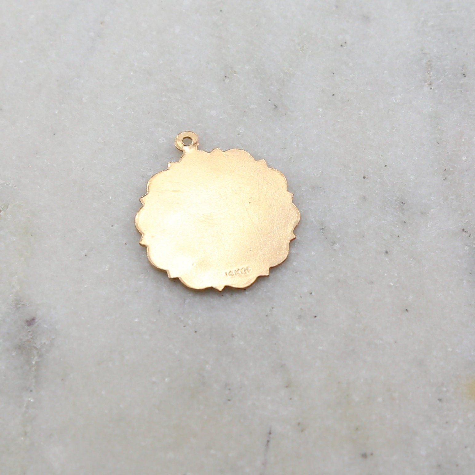 25mmx21mm 14K Gold Filled Large Chai Scalloped Edged Decorative Edge Round