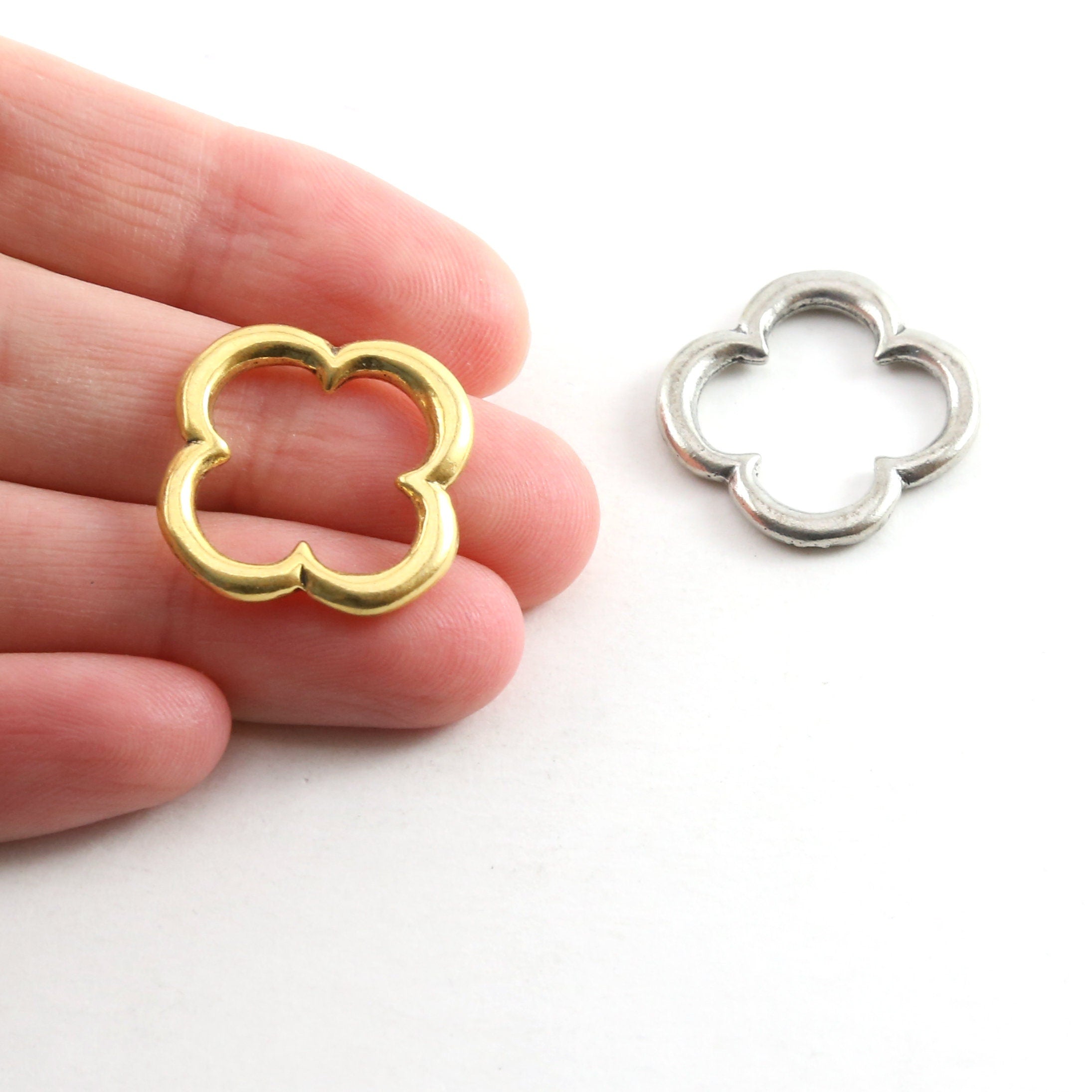 Pewter Thick 22mm Smooth Open Four Leaf Clover Flower Metal