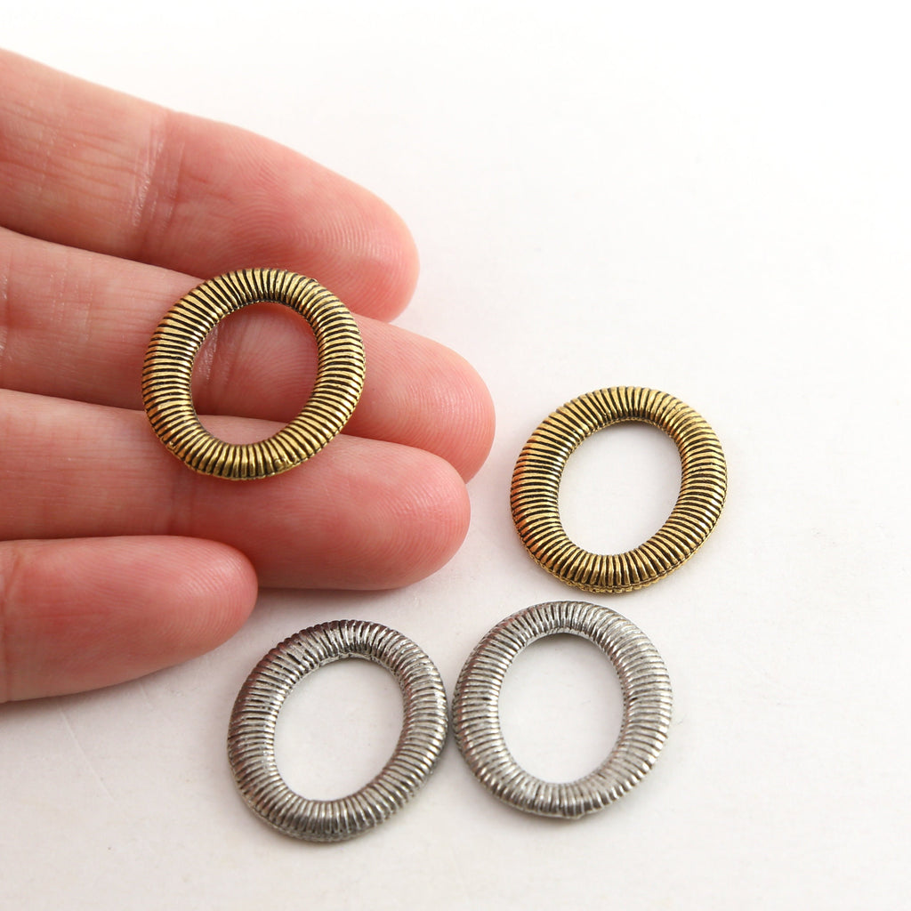 20mmx13mm Pewter Metal Twisted Ring Circle Oval Connector Spacer Bead (2pc)