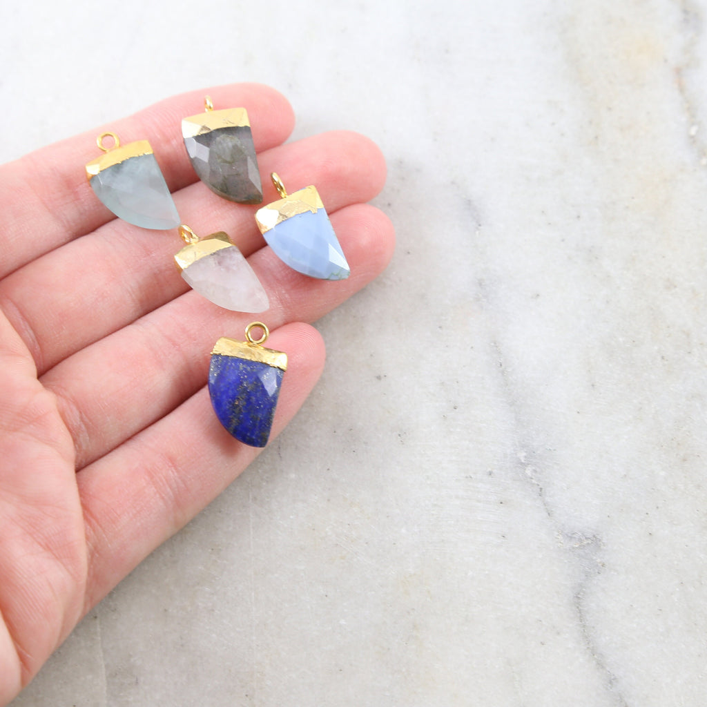 Gold Plated Beautiful Gemstone Curved Point Horn Charm 1 Loop