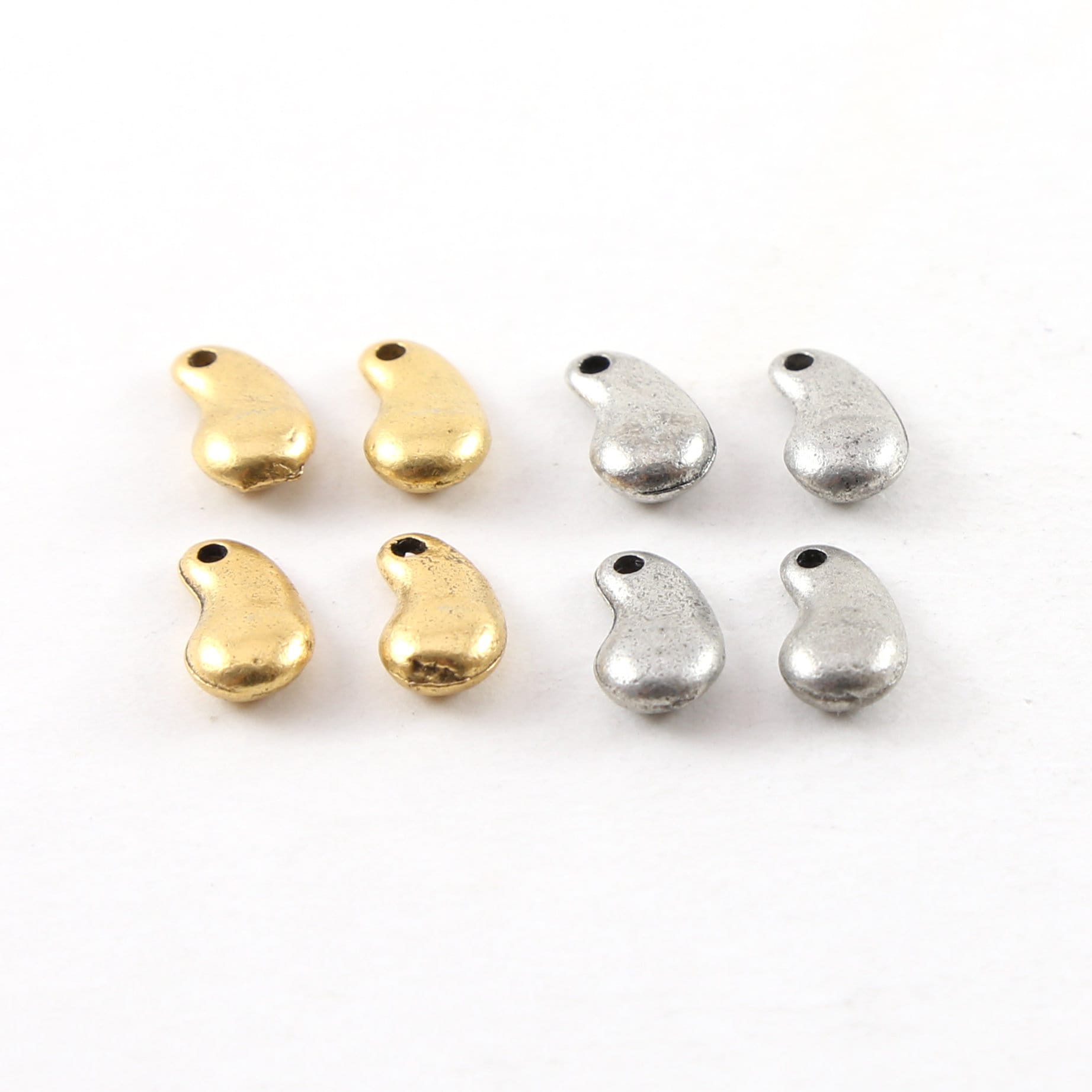 Pewter Metal Thick Kidney Shape Tag Charm 10mm x 6mm (4pc)