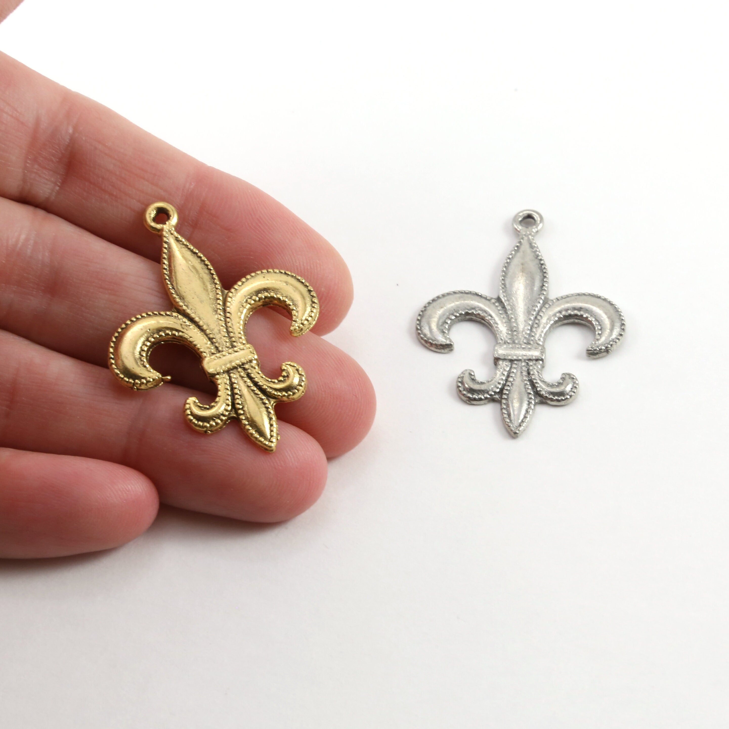 34mmx26mm Pewter Large Fleur De Lis Dotted Beaded Edges Pendant Necklace