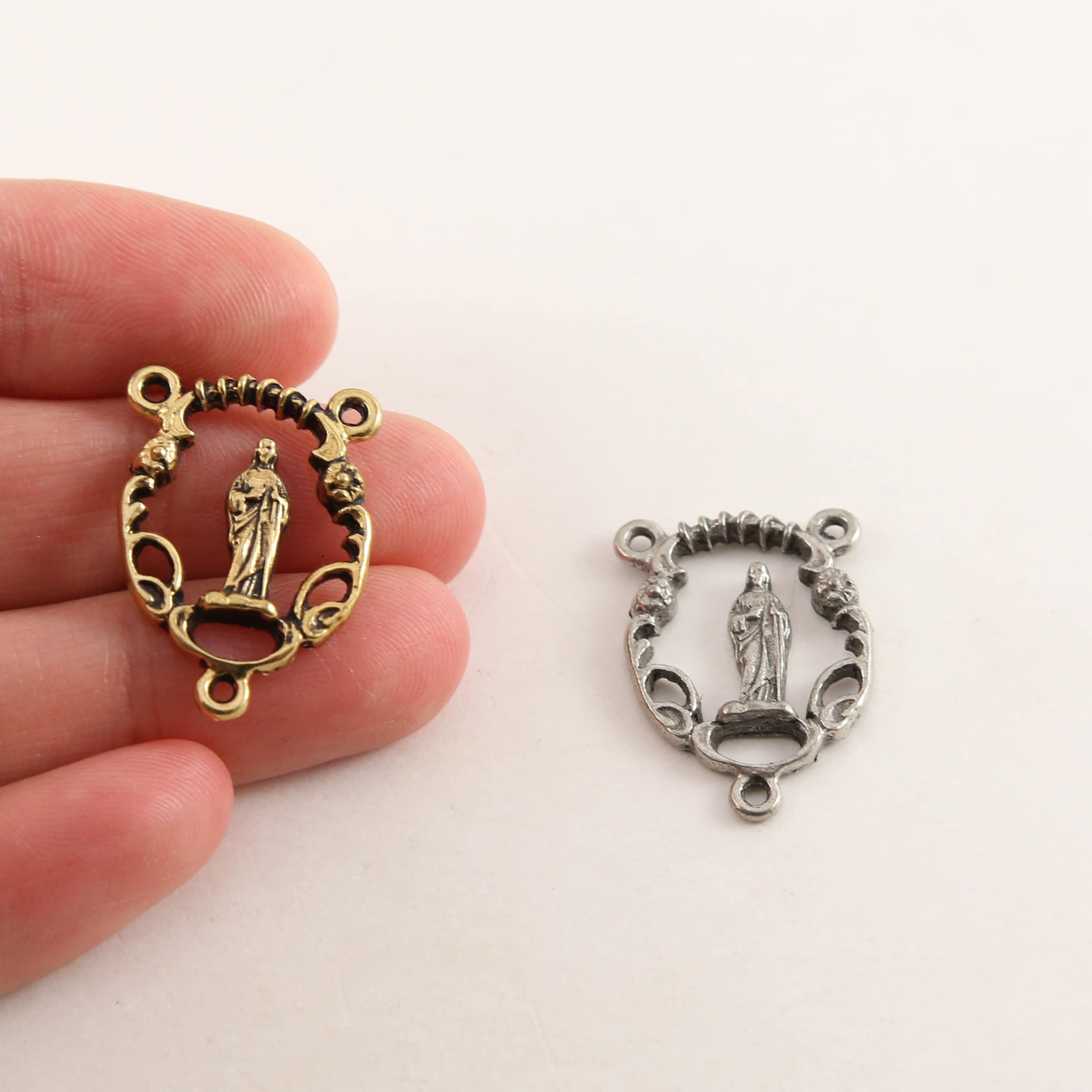 Pewter Catholic Sacred Heart of Jesus Open Oval 3 Way Y