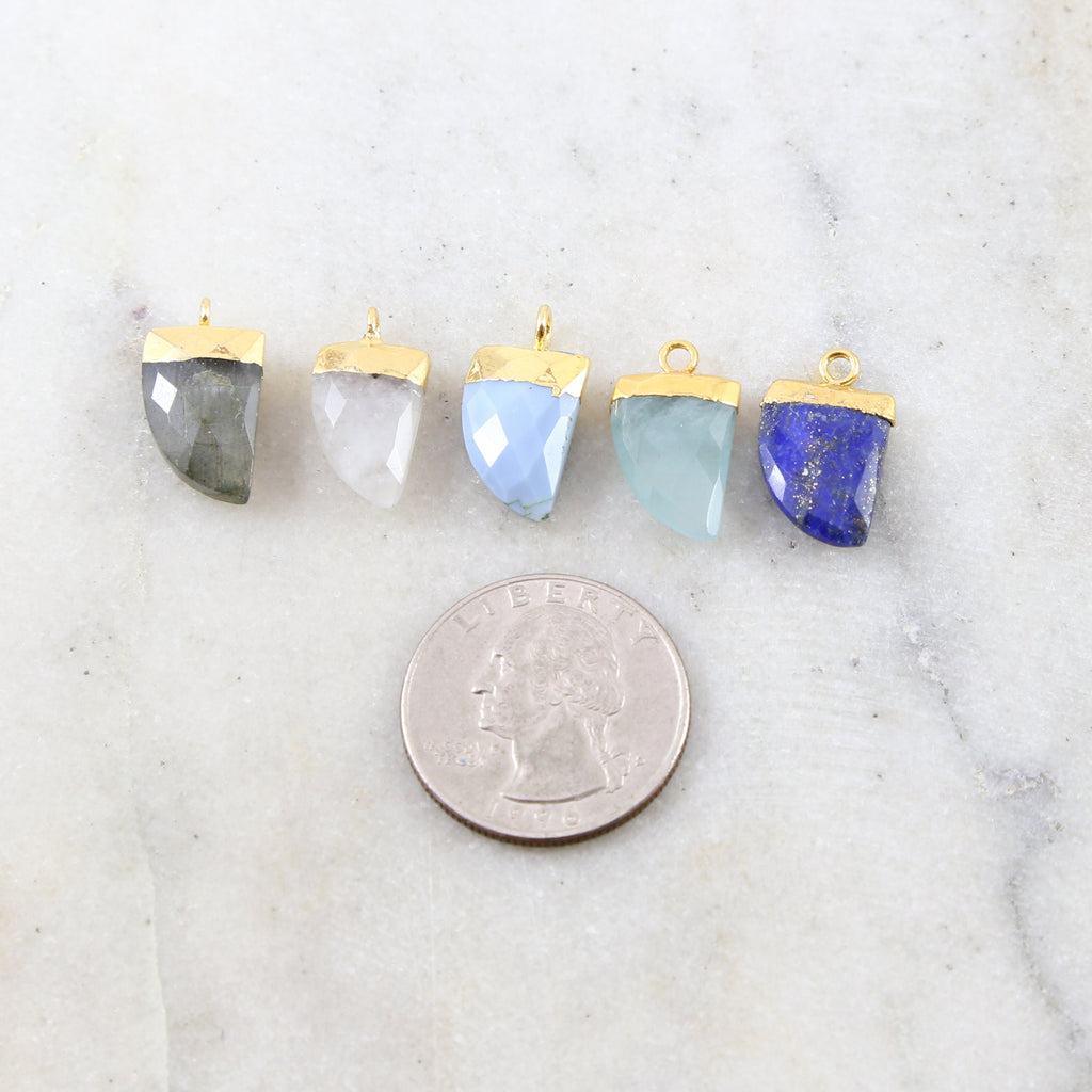 Gold Plated Beautiful Gemstone Curved Point Horn Charm 1 Loop