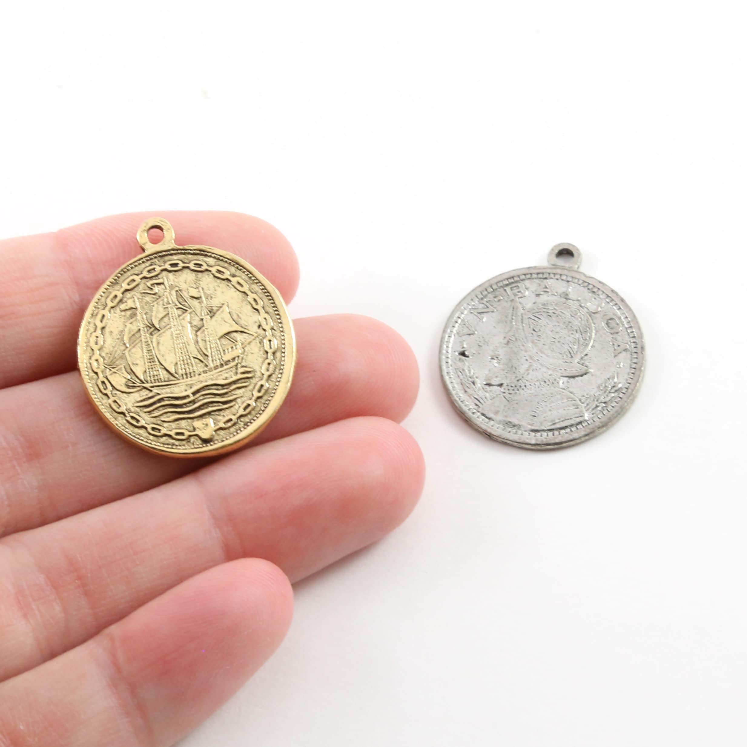 25mmx22mm Pewter Detailed VN Balboa Spanish Panama Explorer Coin Double