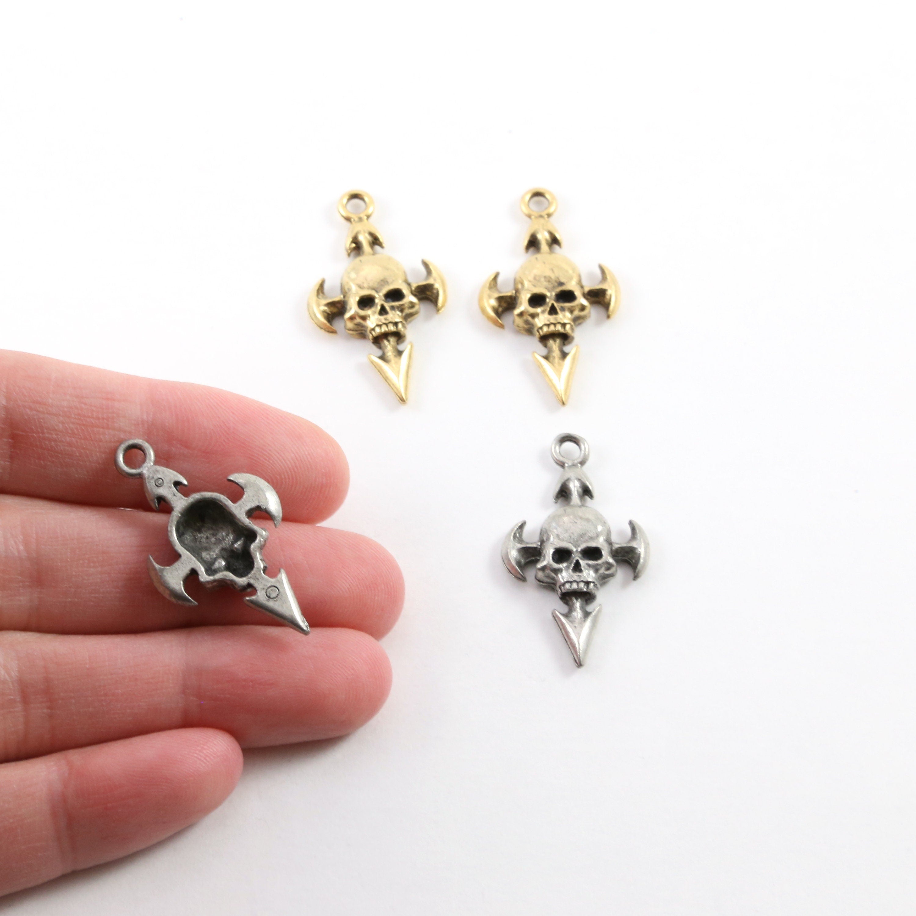 30mmx16mm Pewter Skull with Arrows Pendant Halloween Skeletons Day (2pc)