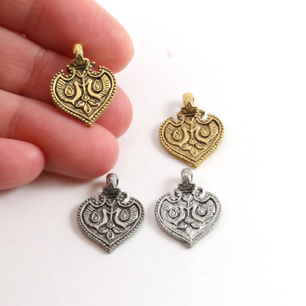 Pewter Ancient Amulet Spade Wings Symbol Coin Medallion Charm (2pc)