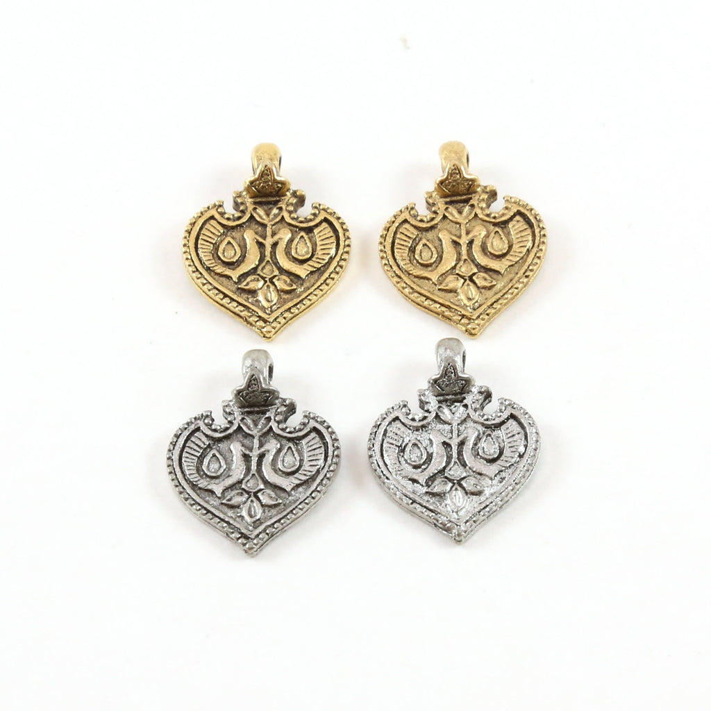 Pewter Ancient Amulet Spade Wings Symbol Coin Medallion Charm (2pc)