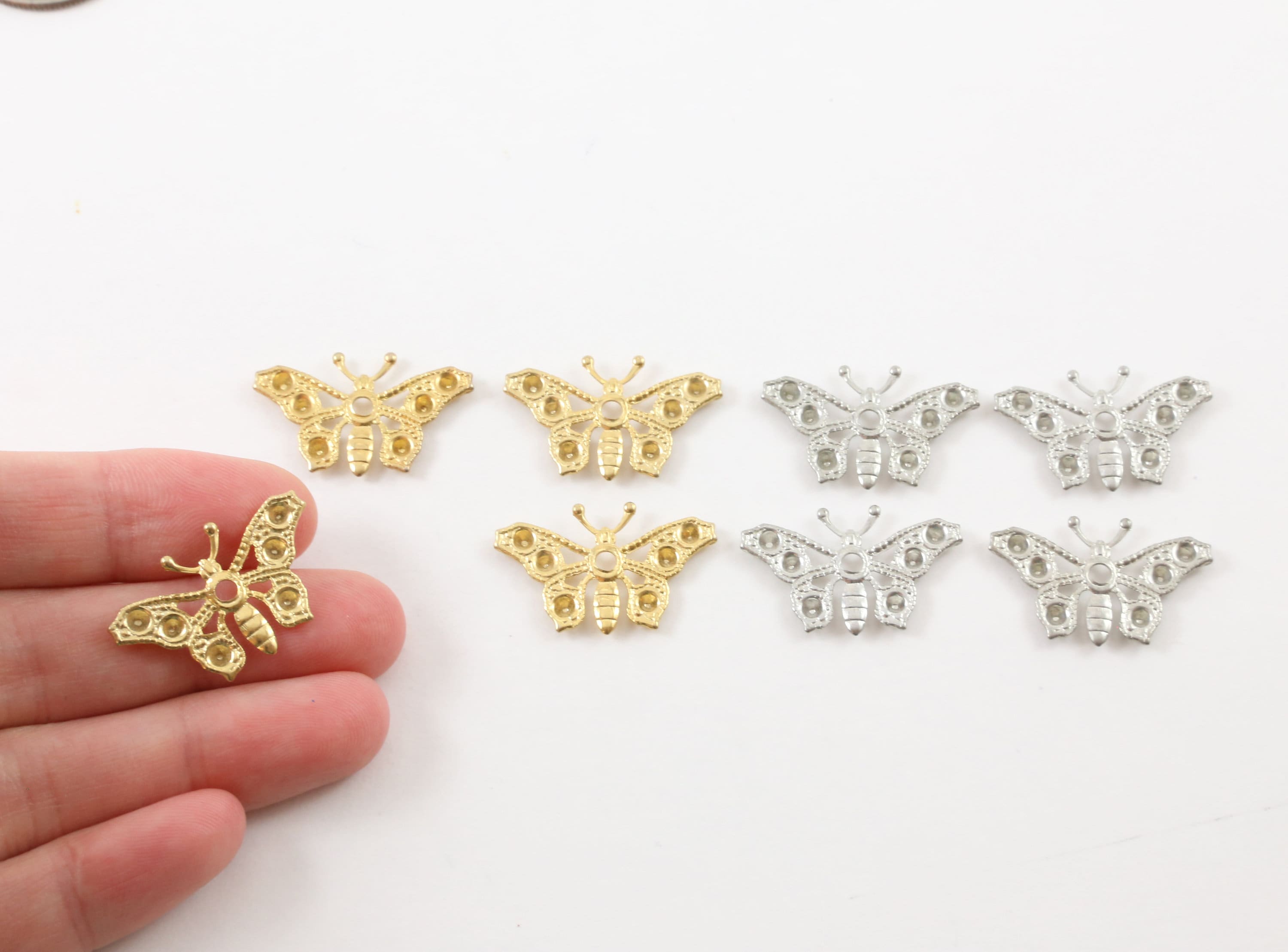 25mmx16mm Pewter Large Base MetalLightweight Flying Butterfly Filigree (4pc)