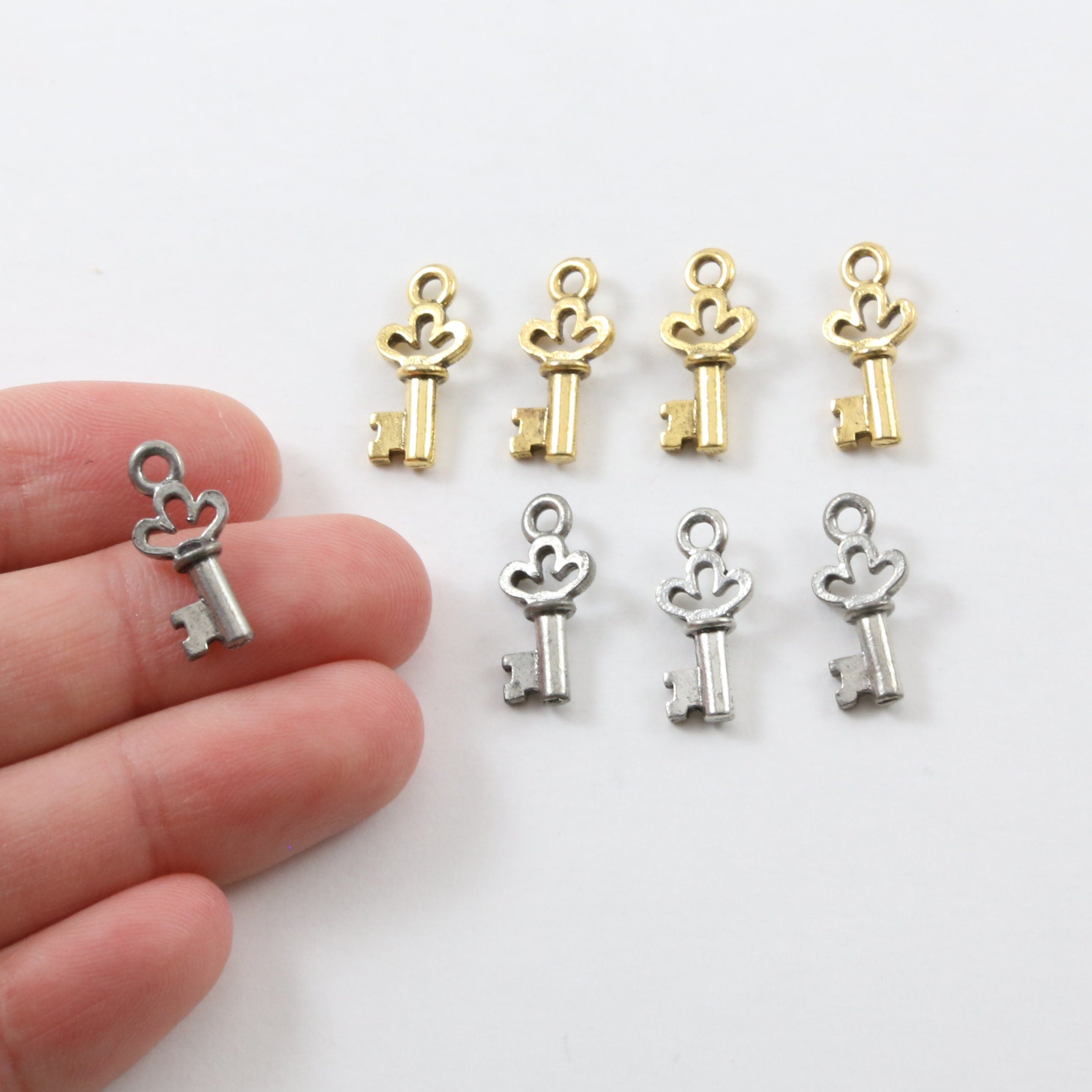 17mmx8mm Pewter Tiny Small Three Loop Key Charm Best Friend Charm (4pc)