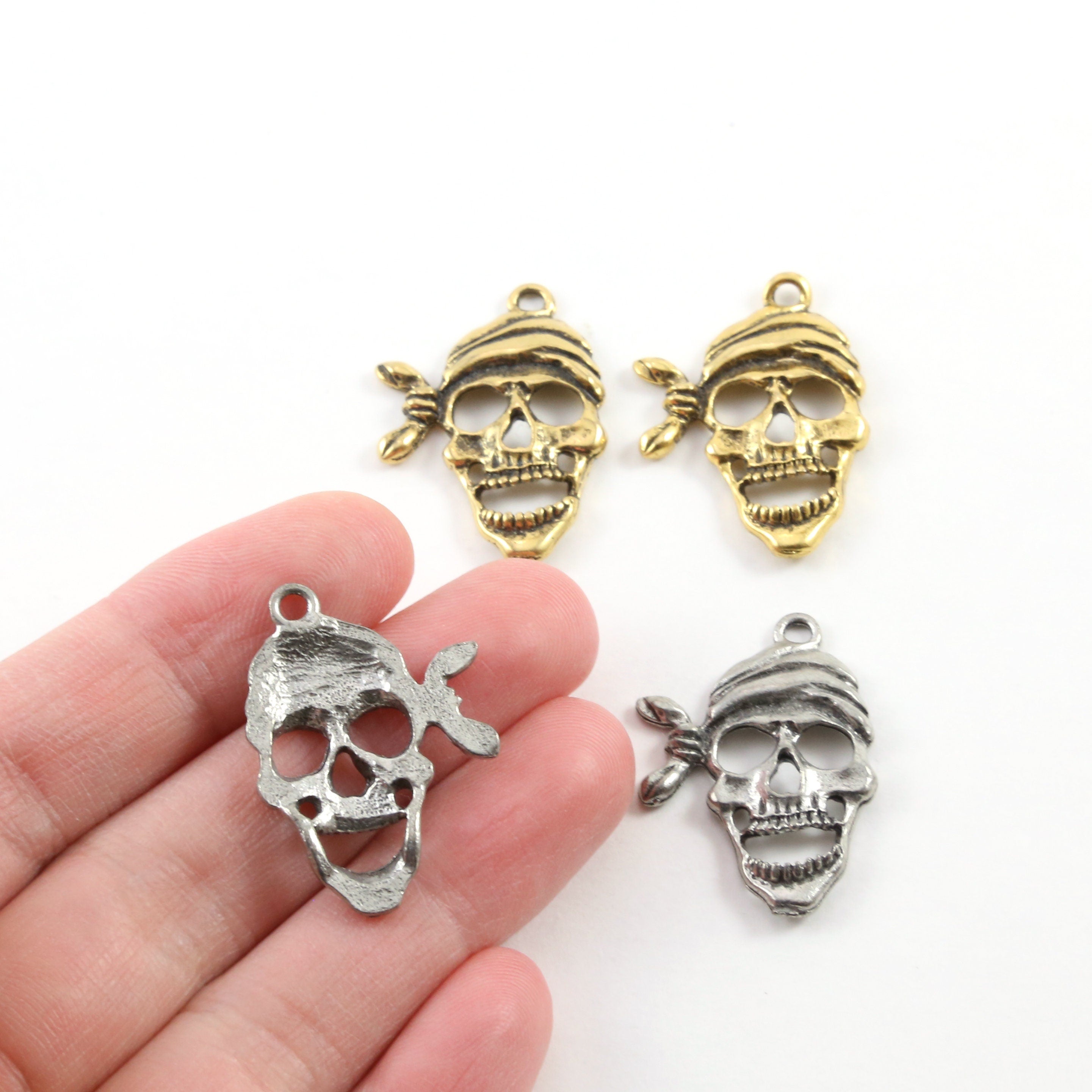 28mmx20mm Pewter Laughing Pirate Skull Charm Pendant Halloween Skeletons (2pc)