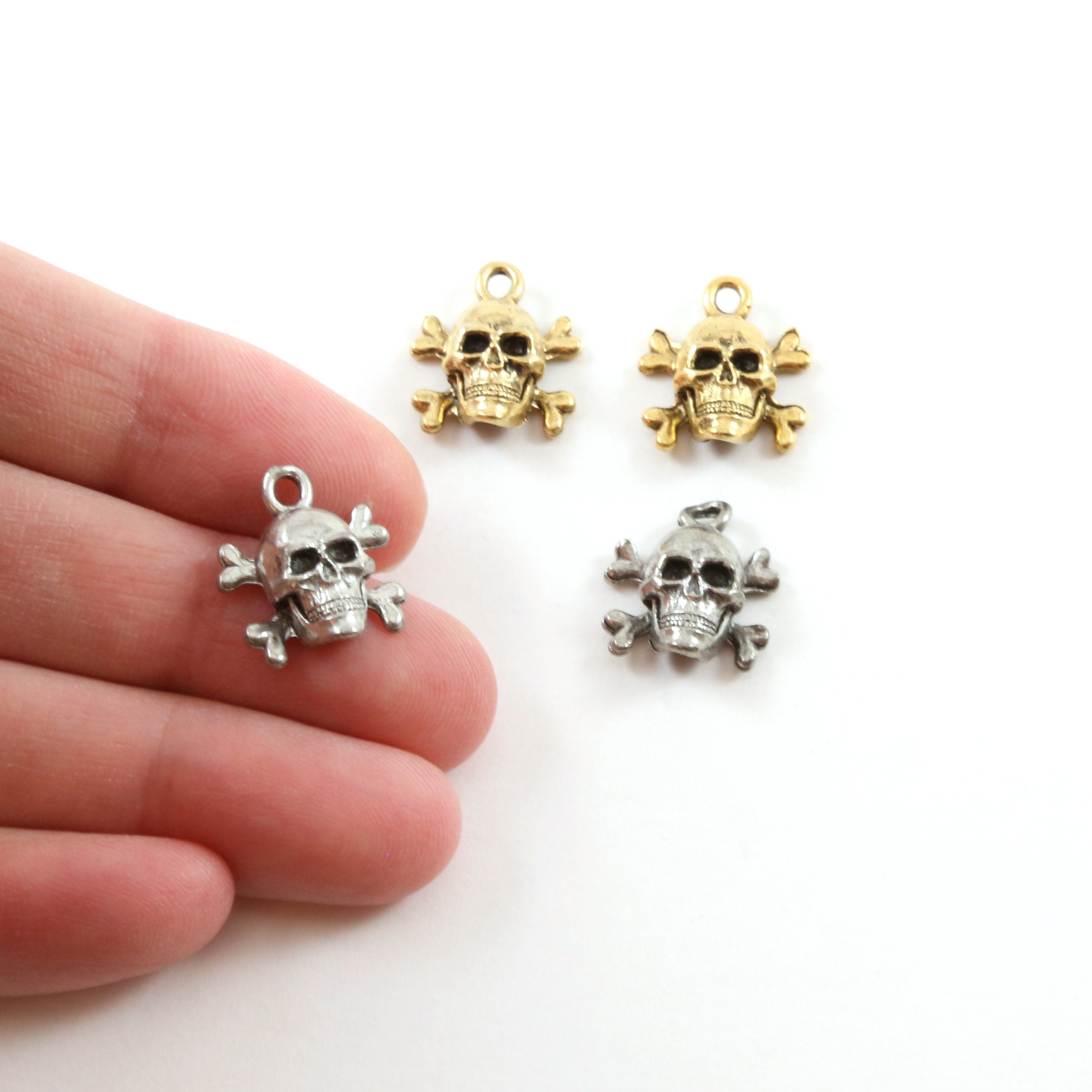 15mmx13mm Pewter Skull and Bones Cross Bones Pirate Charm Pendant (2pc)