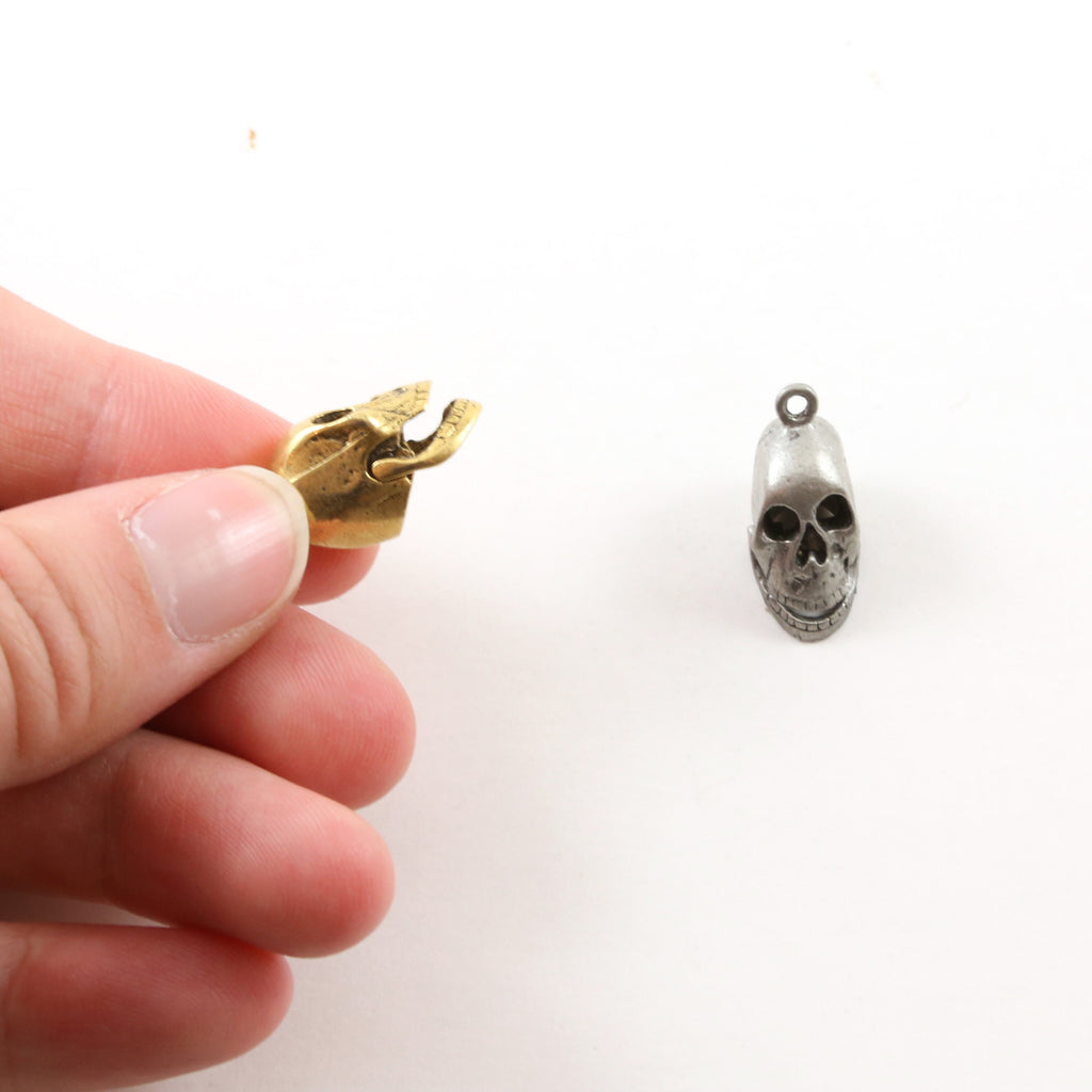 13mmx9mm Pewter Medium Open Jaw Skull Head Pendant Halloween Skeletons