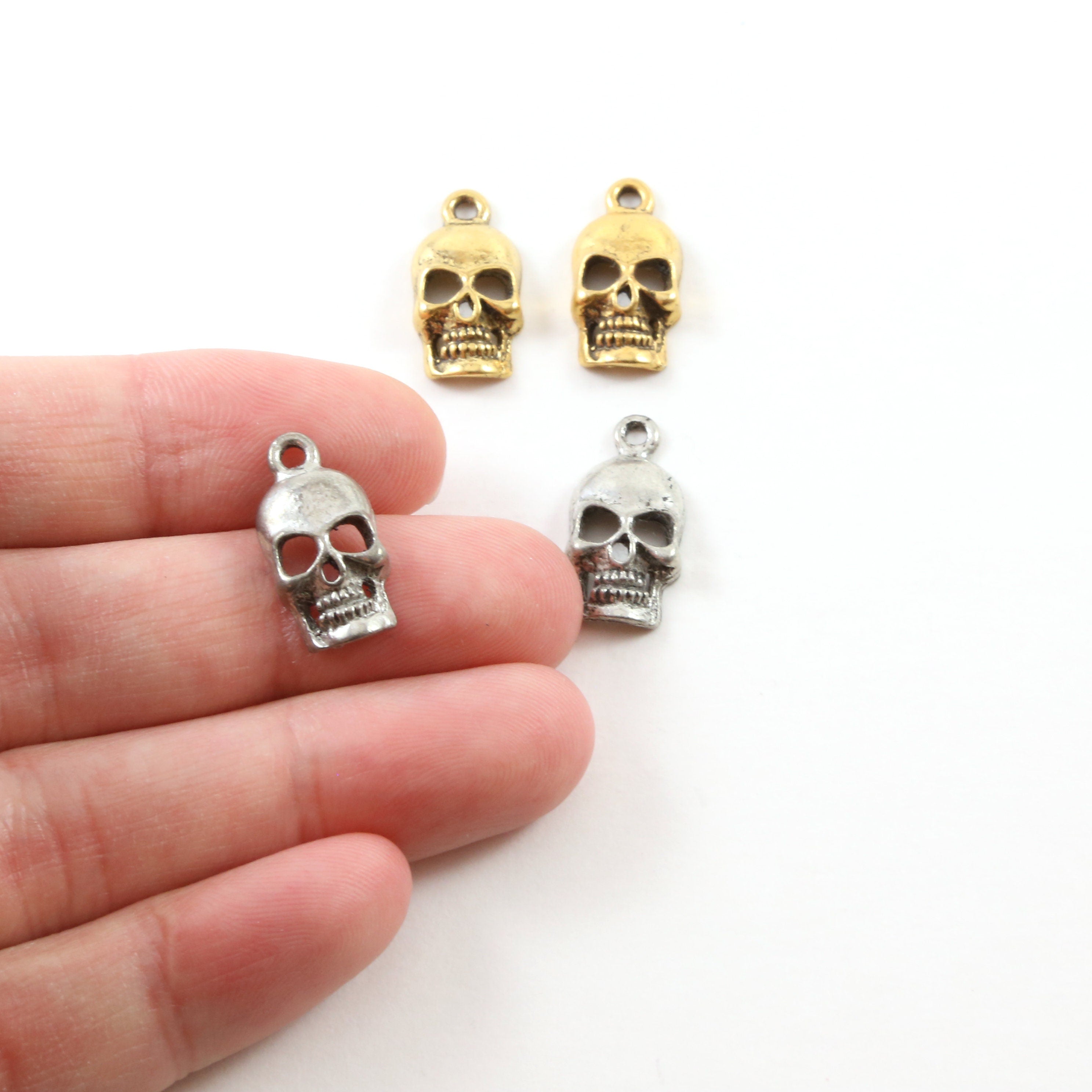 17mmx9mm Pewter Grinning Pirate Skull Charm Pendant Halloween Skeletons (2pc)