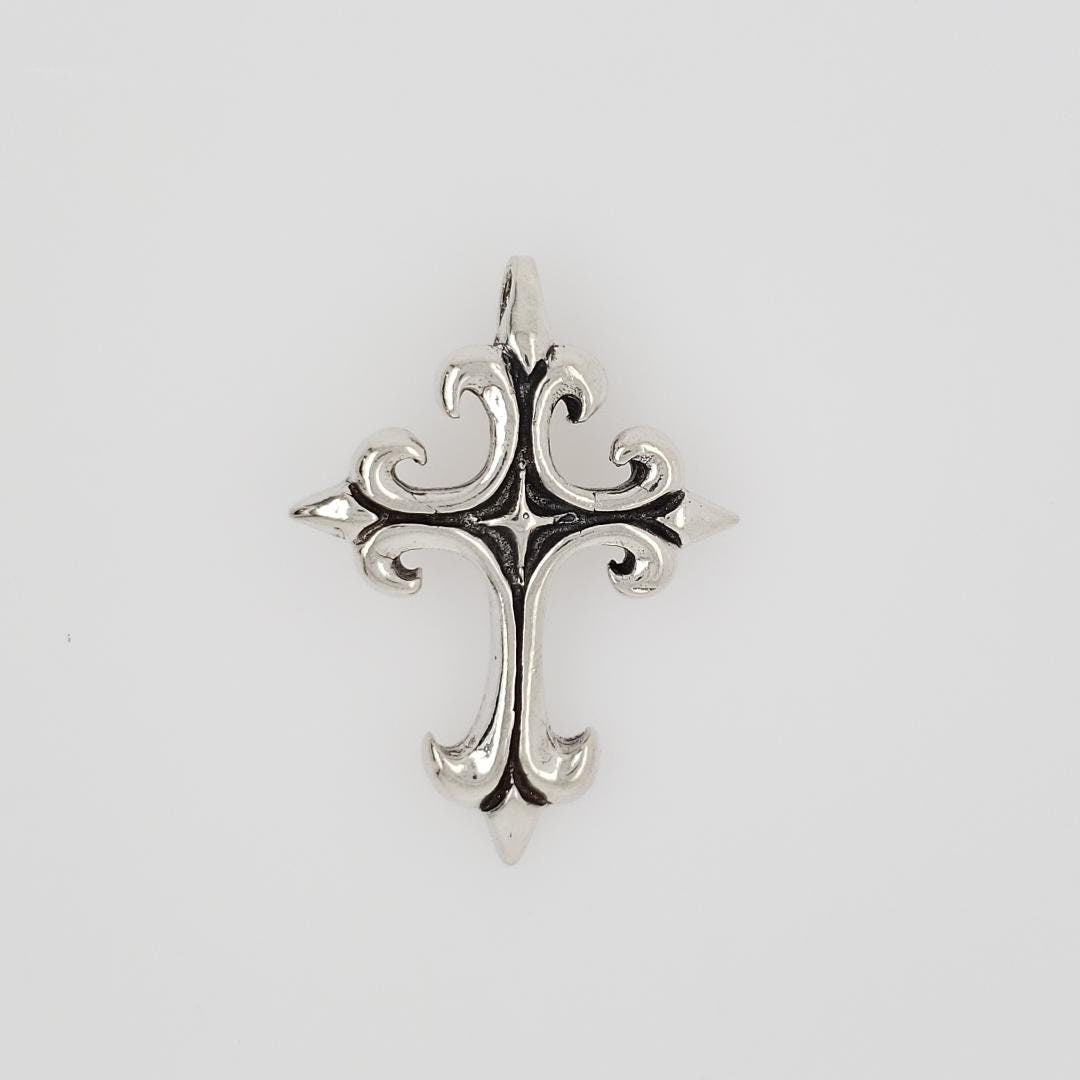 Sterling Silver Large Thick Sturdy Fleur De Lis Detailed Medieval Style