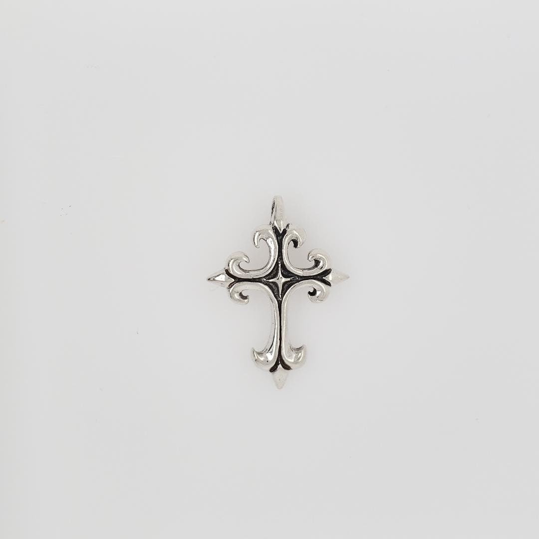 Sterling Silver Large Thick Sturdy Fleur De Lis Detailed Medieval Style