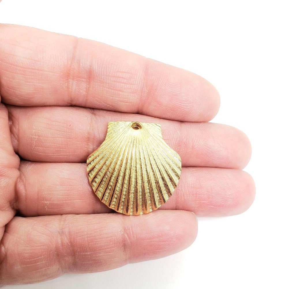 Pewter 1 Inch Textured Shell Pendant Charm Gold Color Silver
