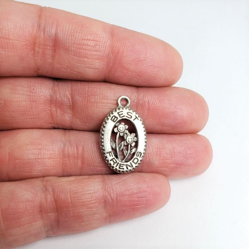 Pewter 1 Best Friends Oval in Gold or Silver Flowers Pendant