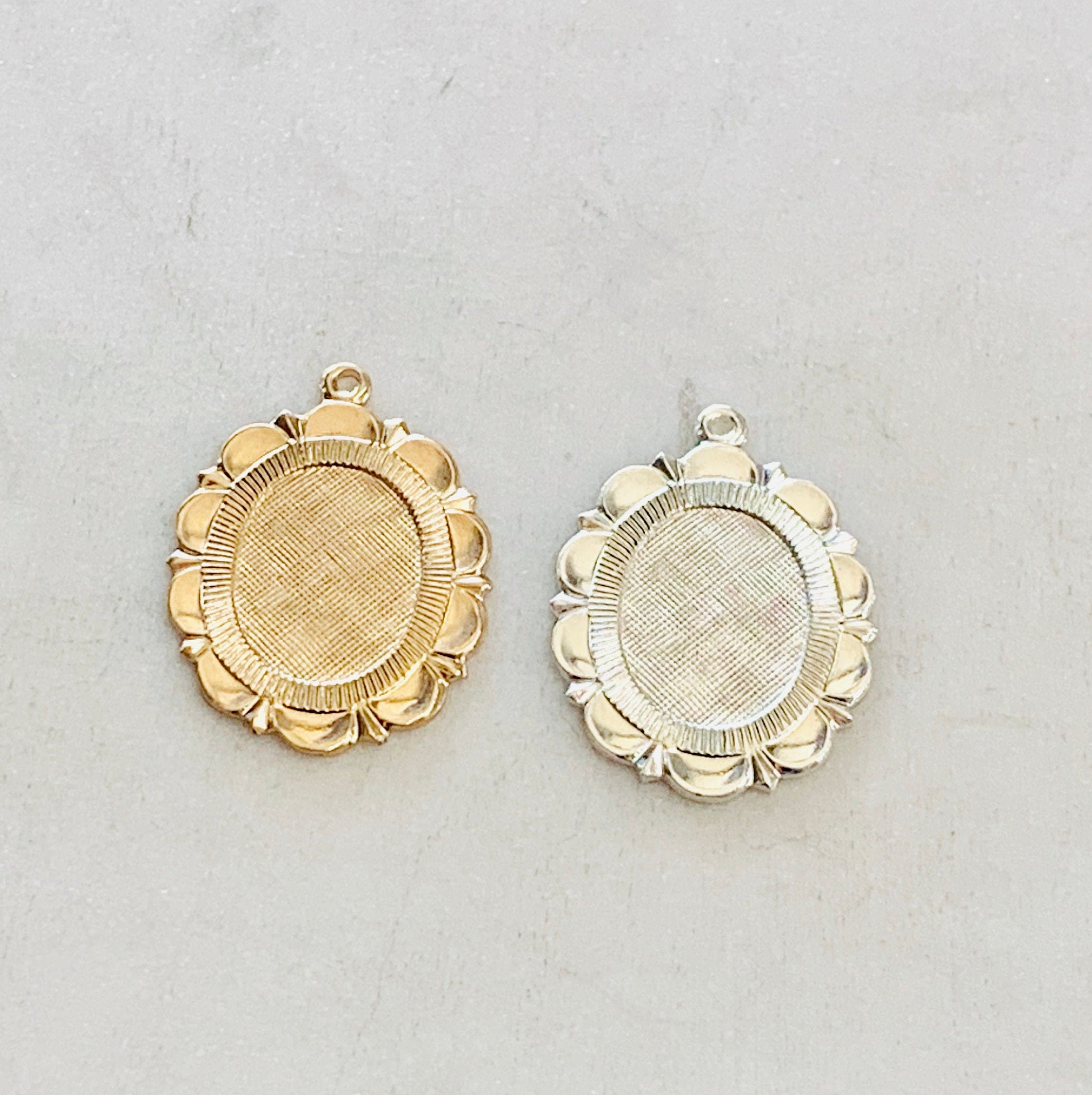 Sterling Silver or 14K Gold Filled 21mm or Flower Scalloped Medallion Oval
