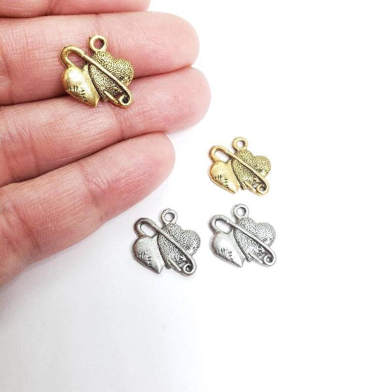 Pewter Two Hearts Connected with Safety Pin One Textured One (2pc)