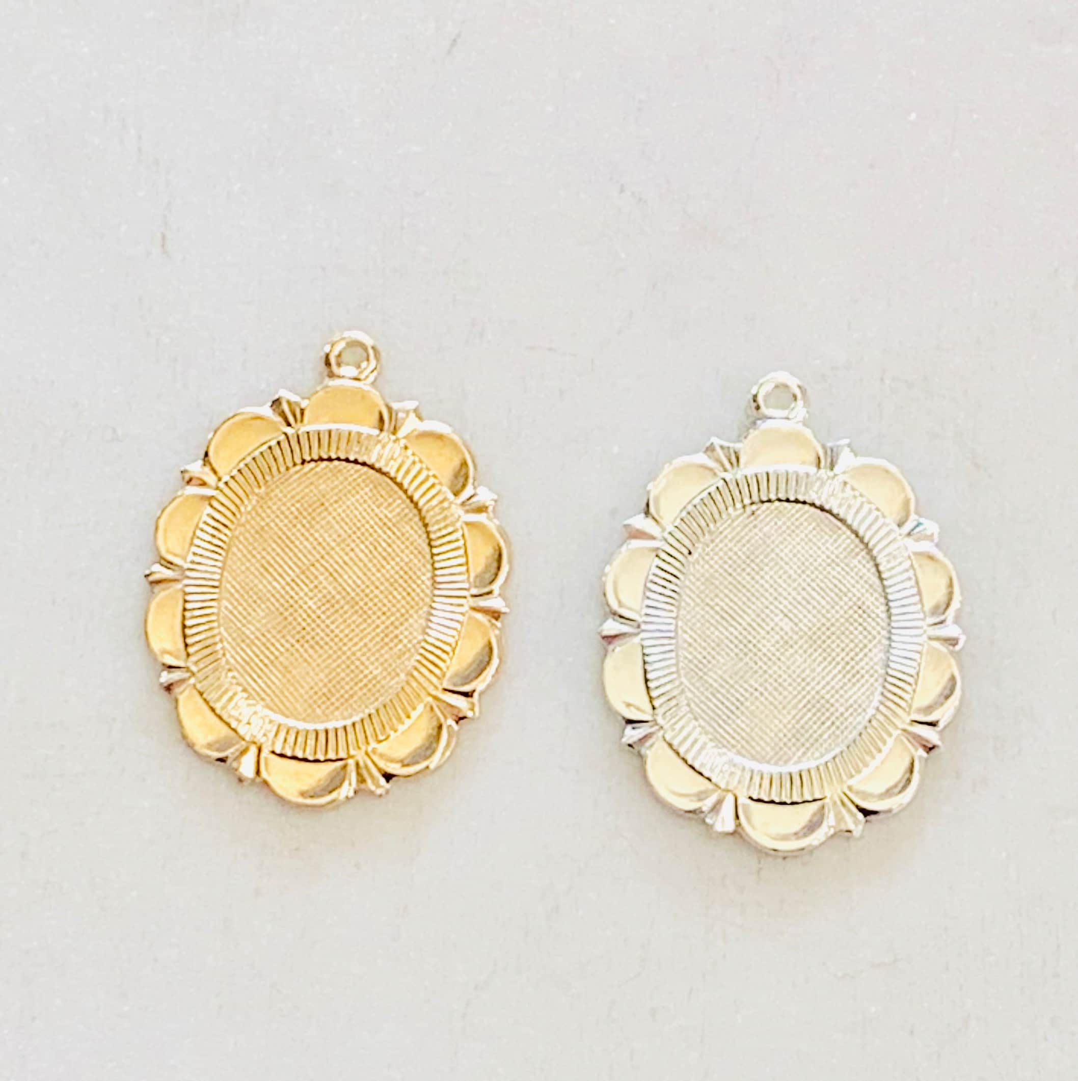 Sterling Silver or 14K Gold Filled 21mm or Flower Scalloped Medallion Oval