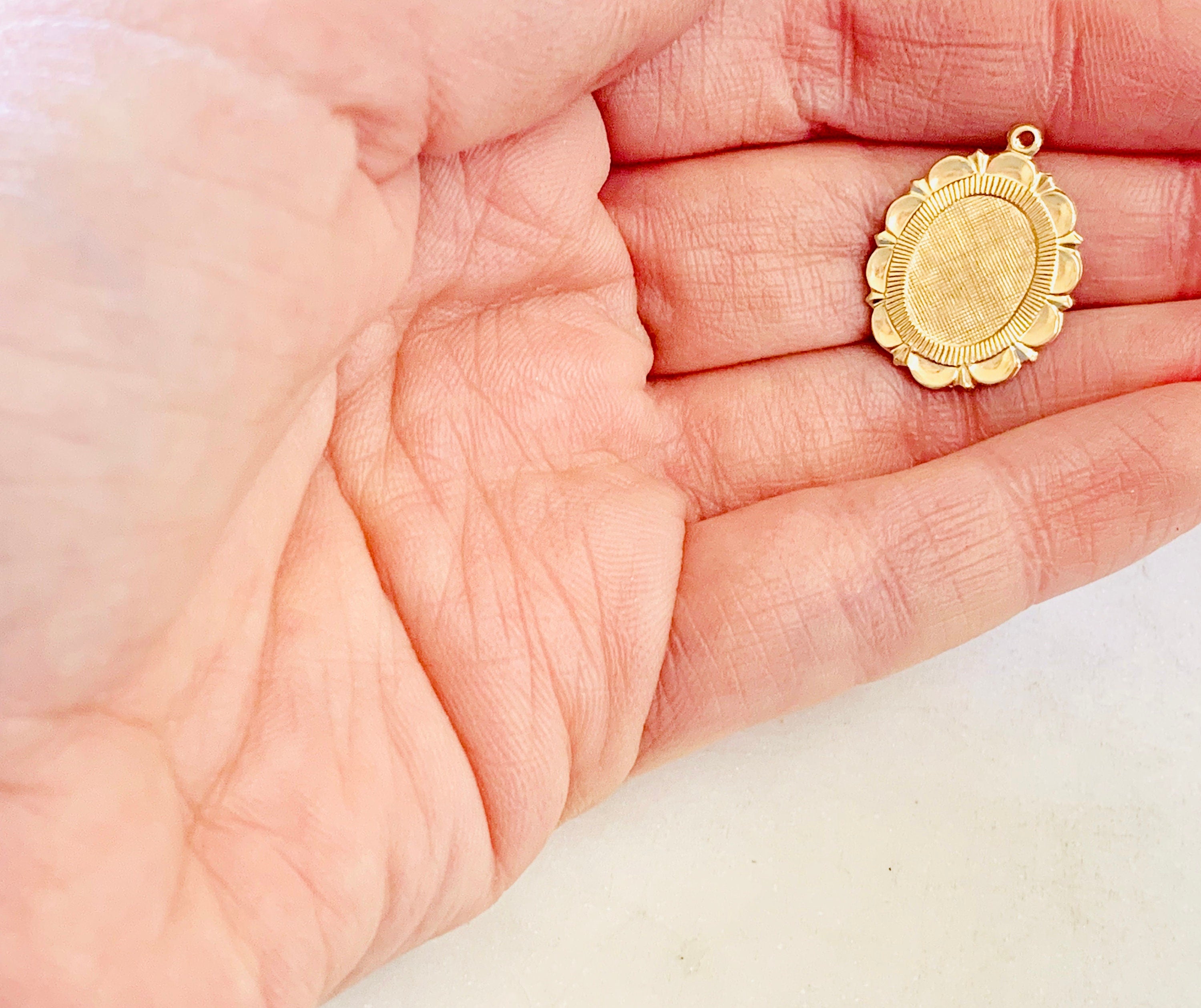 Sterling Silver or 14K Gold Filled 21mm or Flower Scalloped Medallion Oval
