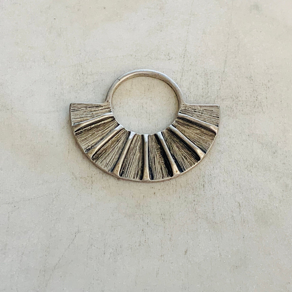 28mmx34mm Pewter Modern Style Fan Pendant Tribal Bohemian Pendant Charm