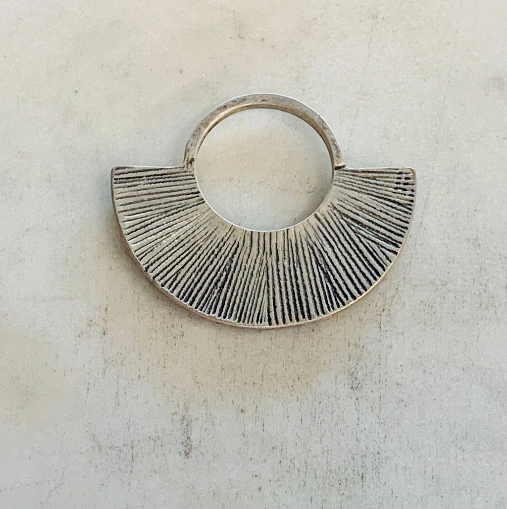 28mmx34mm Pewter Modern Style Fan Pendant Tribal Bohemian Pendant Charm