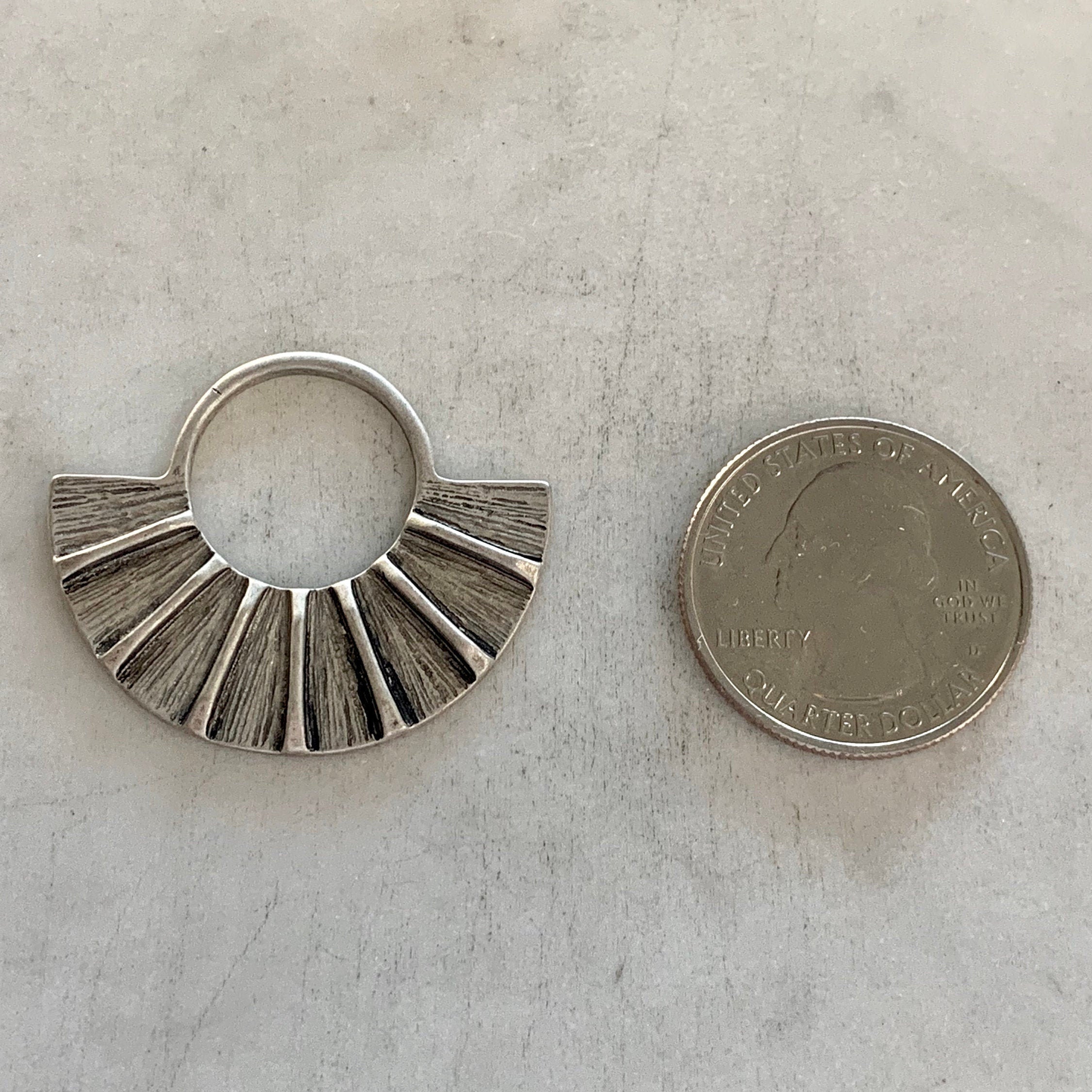 28mmx34mm Pewter Modern Style Fan Pendant Tribal Bohemian Pendant Charm