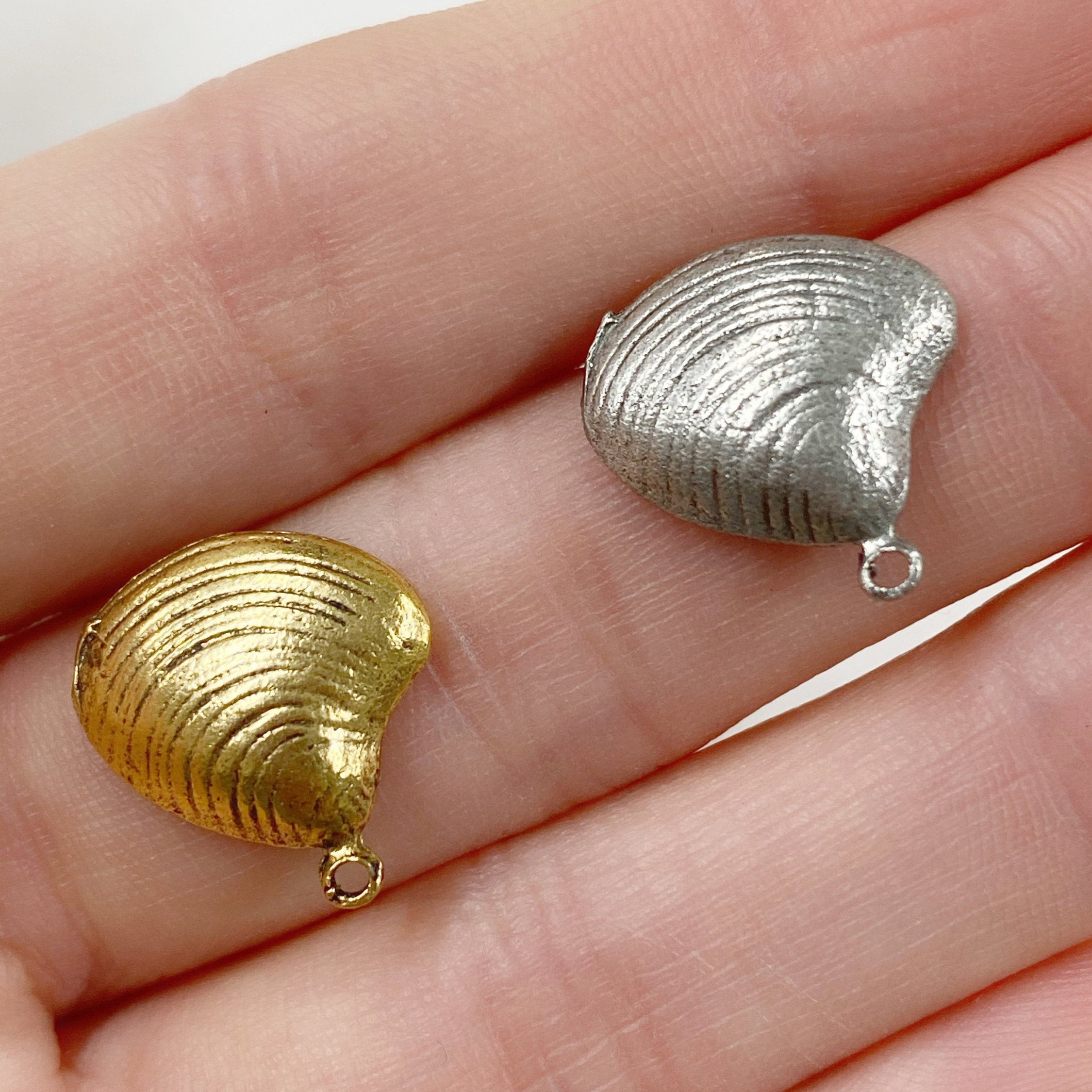 Pewter Sea Shell Charm Antique Gold or Antique Silver (2pc)