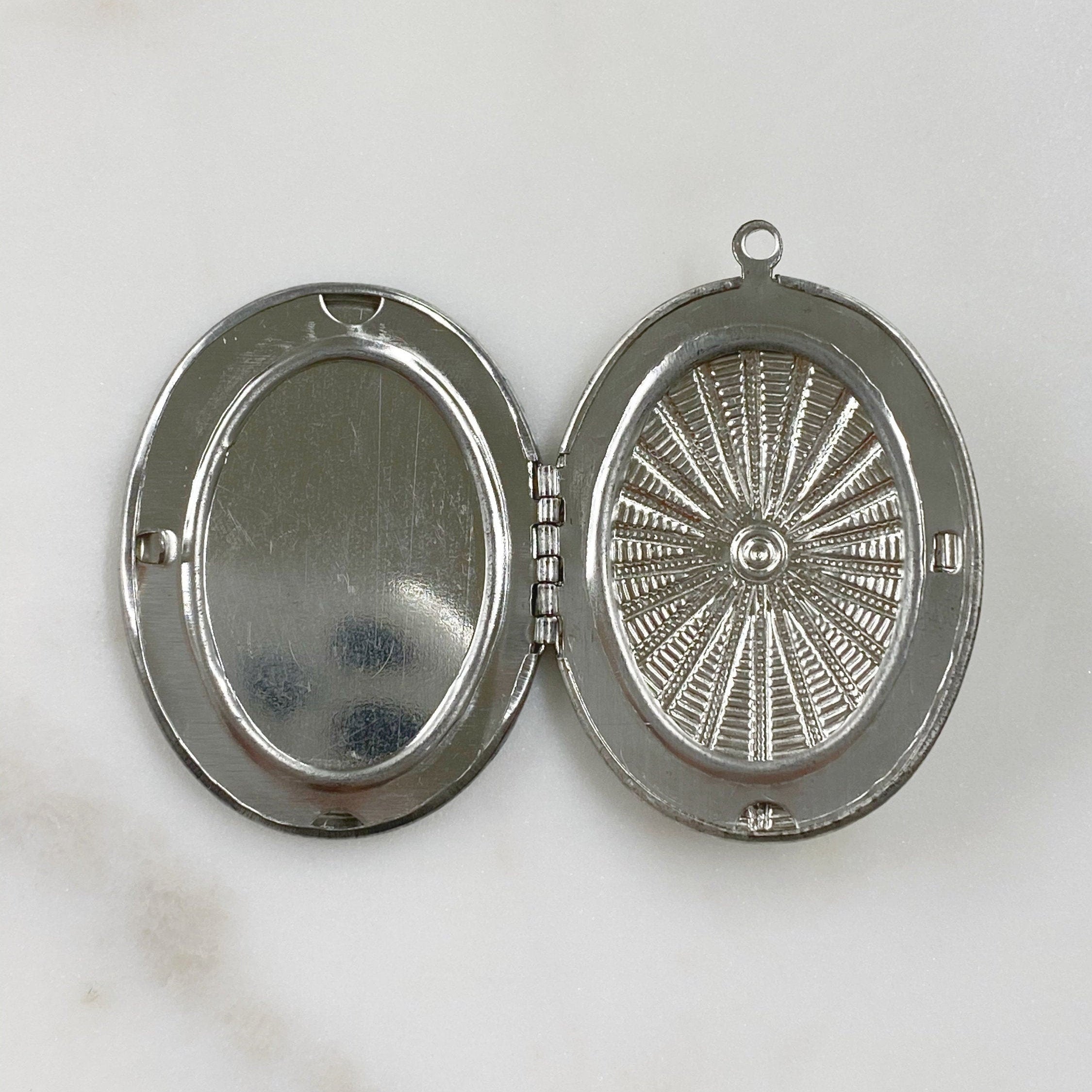 Base Metal Large Oval Silver Locket Charm Locket Friendship & Love