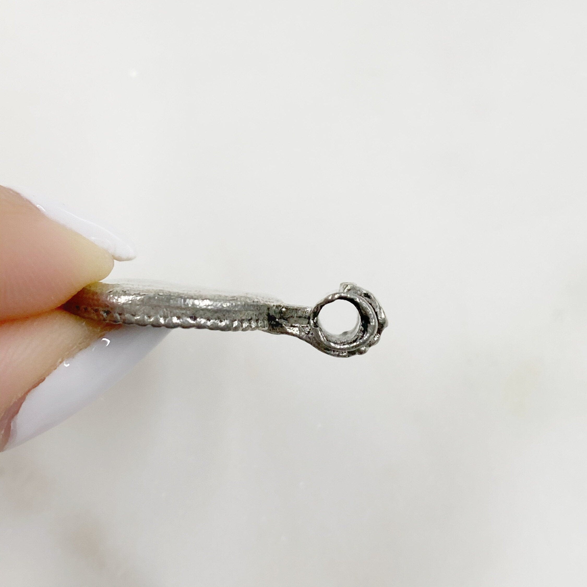 24mmx26mm Pewter Antique Silver Pendent Charm Bail Vintage Scroll Charm (2pc)
