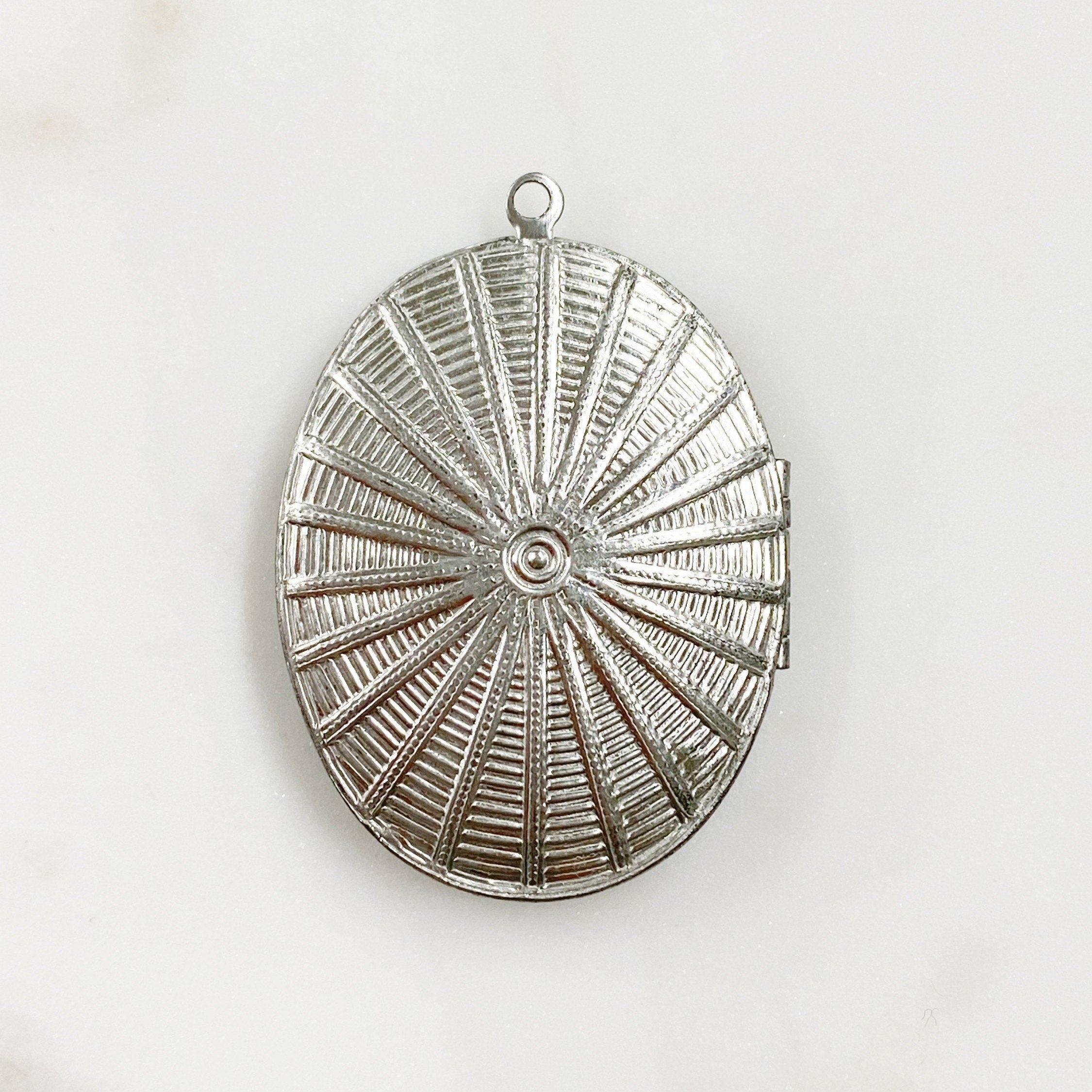Base Metal Large Oval Silver Locket Charm Locket Friendship & Love