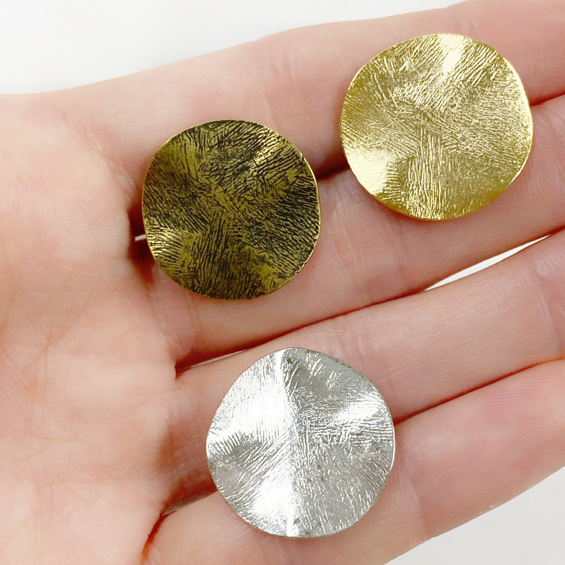 20mm Pewter Textured Button Round Curved Simple Button Matte Gold