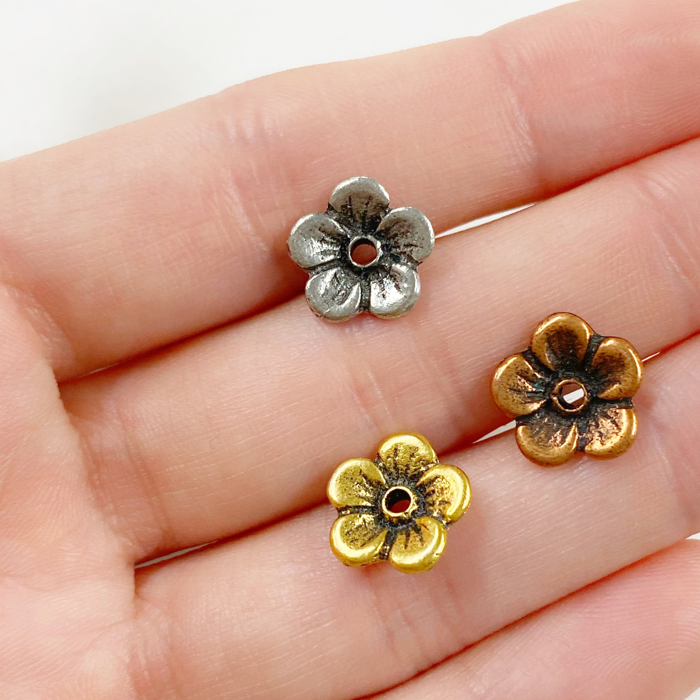 11mm Pewter Flower Button 1 Hole Floral Button Antique Gold Antique (2pc)