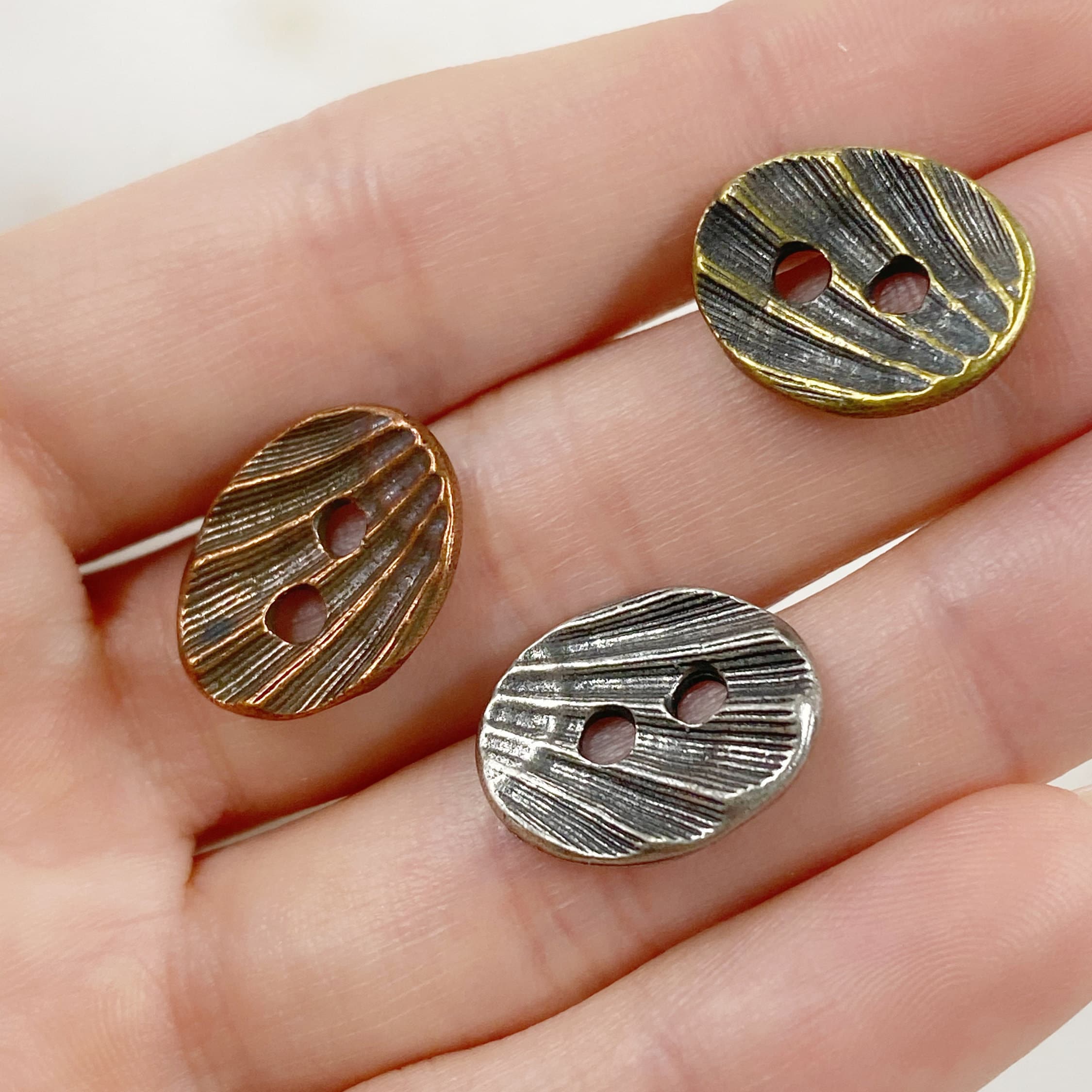 17mmx13mm Pewter Dark Textured Button Bar Leather Connector Button (2pc)