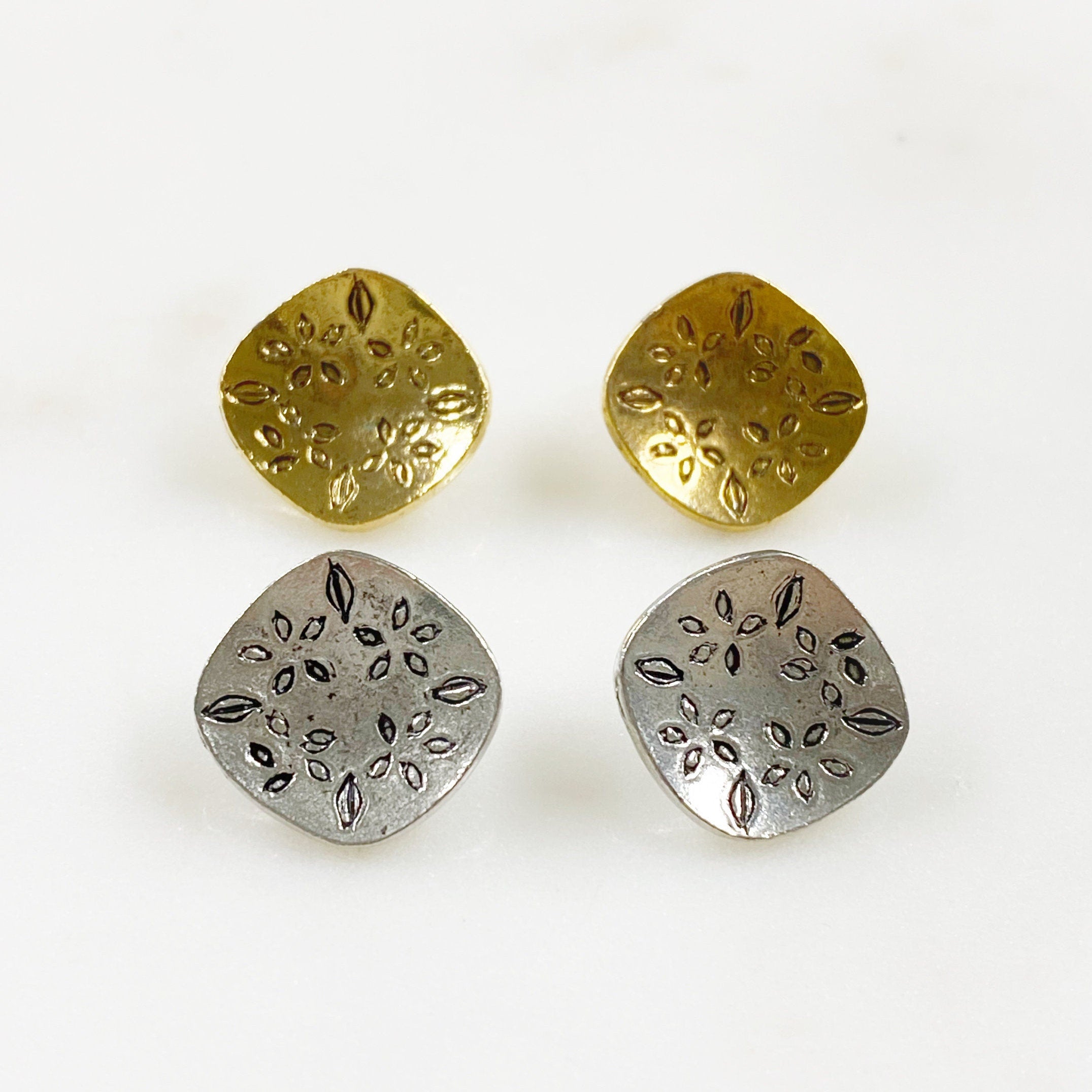 15mm Pewter Leaf Detailed Button Antique Gold or Antique Silver (2pc)