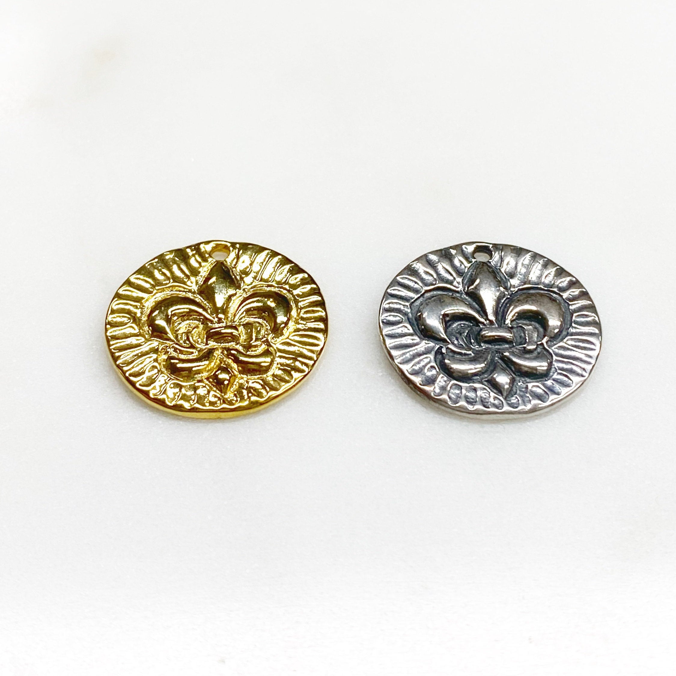 22mm Sterling Silver or Vermeil Etched or Fleur De Lis Double Sided Coin – Antique Silver