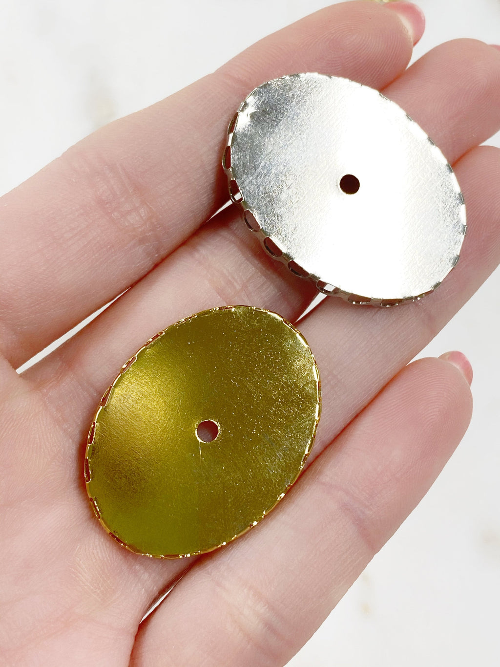 Base Metal 30mm Cameo Setting Gold or Silver (4pc)