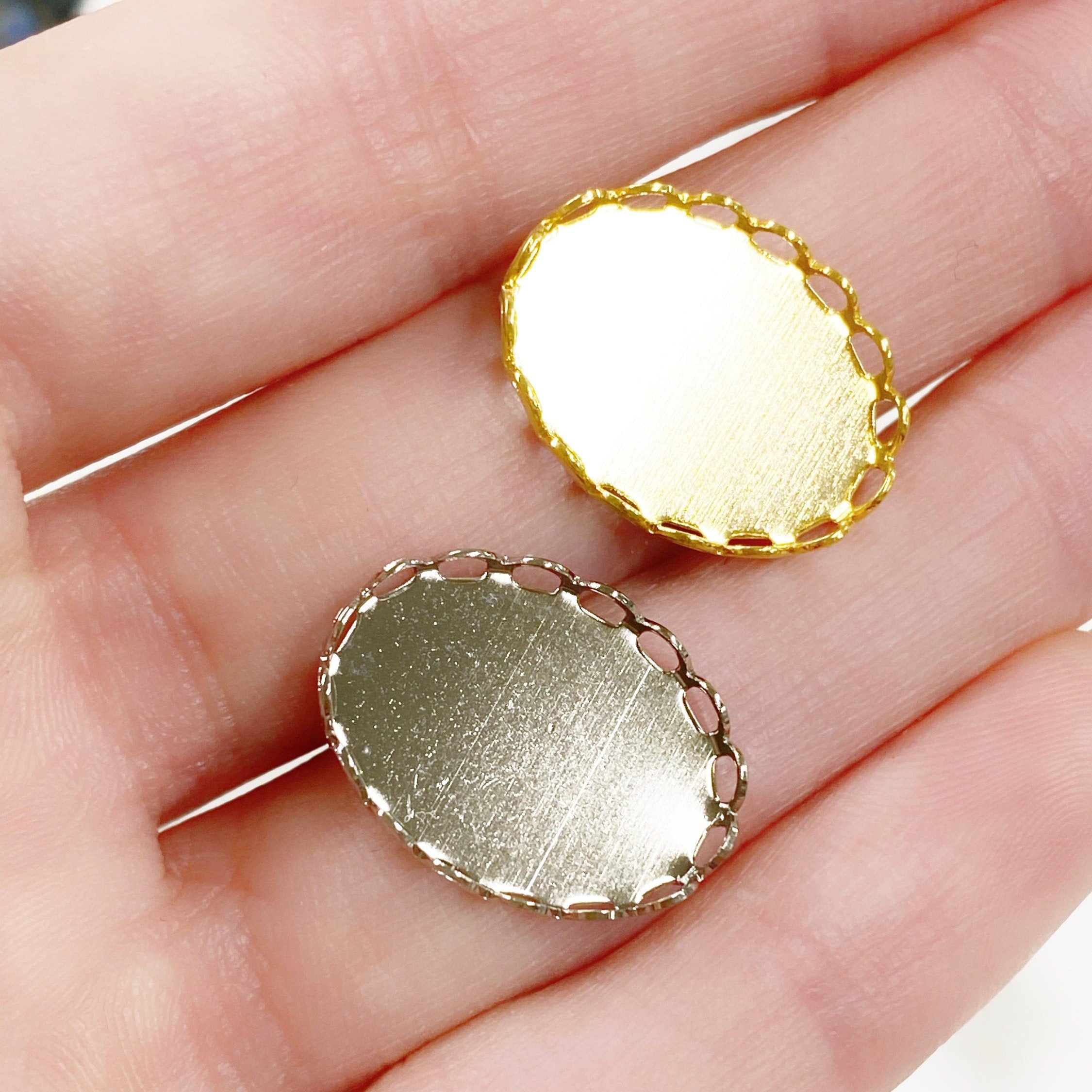 Base Metal 18mm Cameo Setting Gold or Silver (4pc)