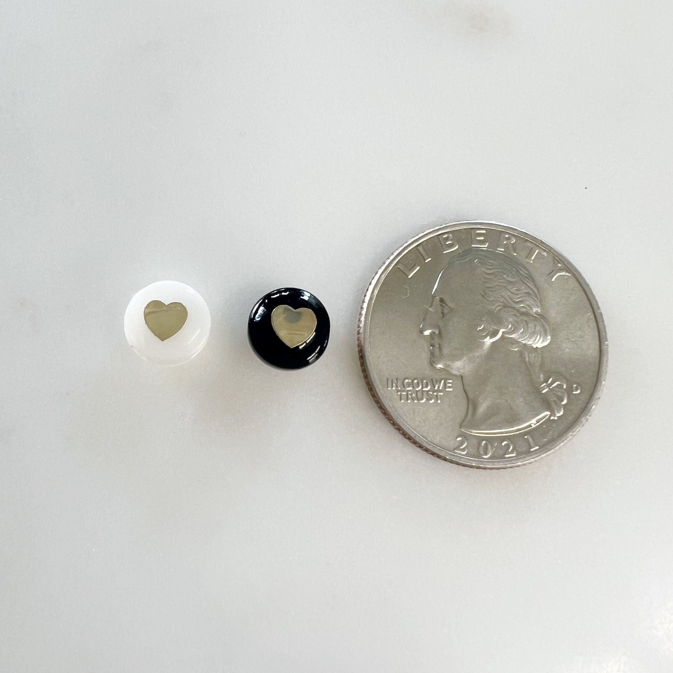 8mm Round Acrylic Bead with Gold Center Heart White Pearly