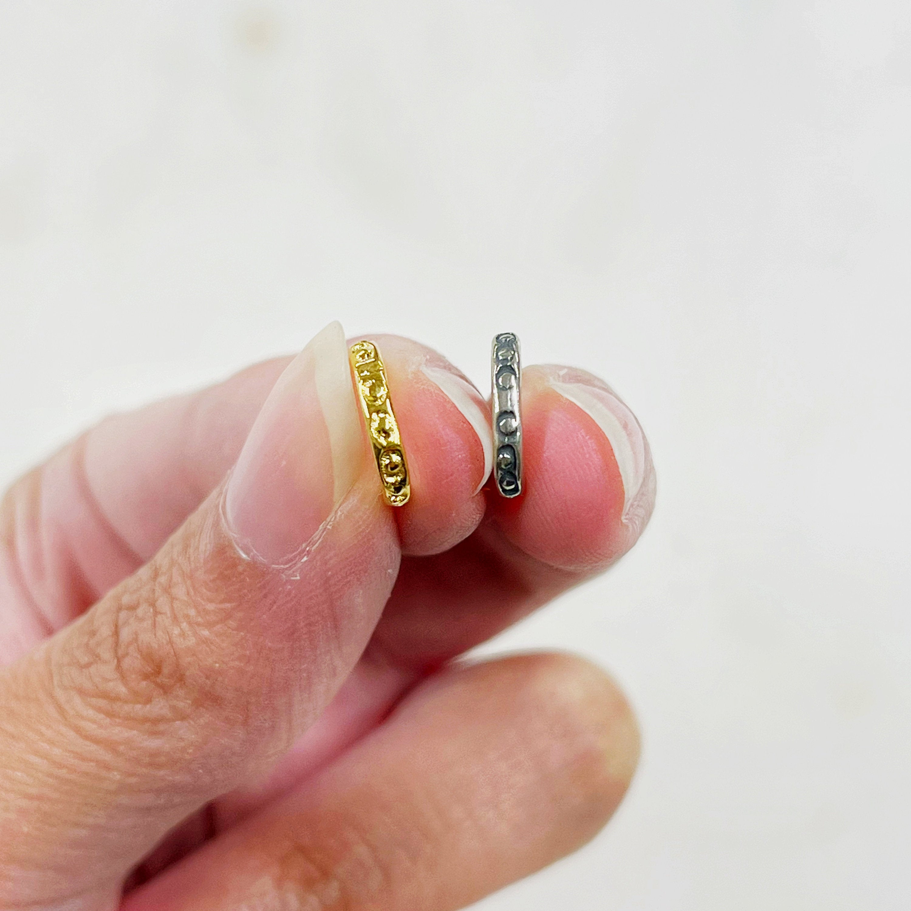 10mmx7mm Sterling Silver or Vermeil Small Circle Detail Open Oval Connector